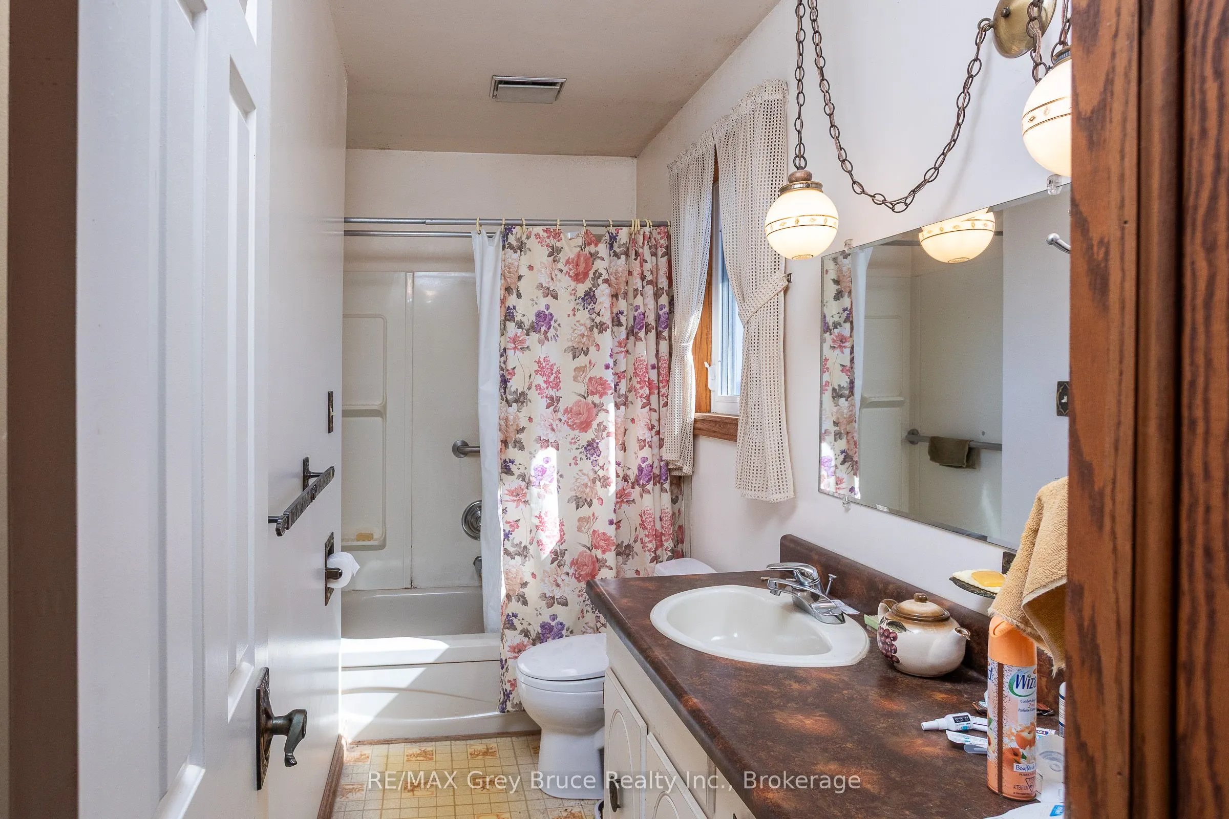 138558 Grey Rd 112 N