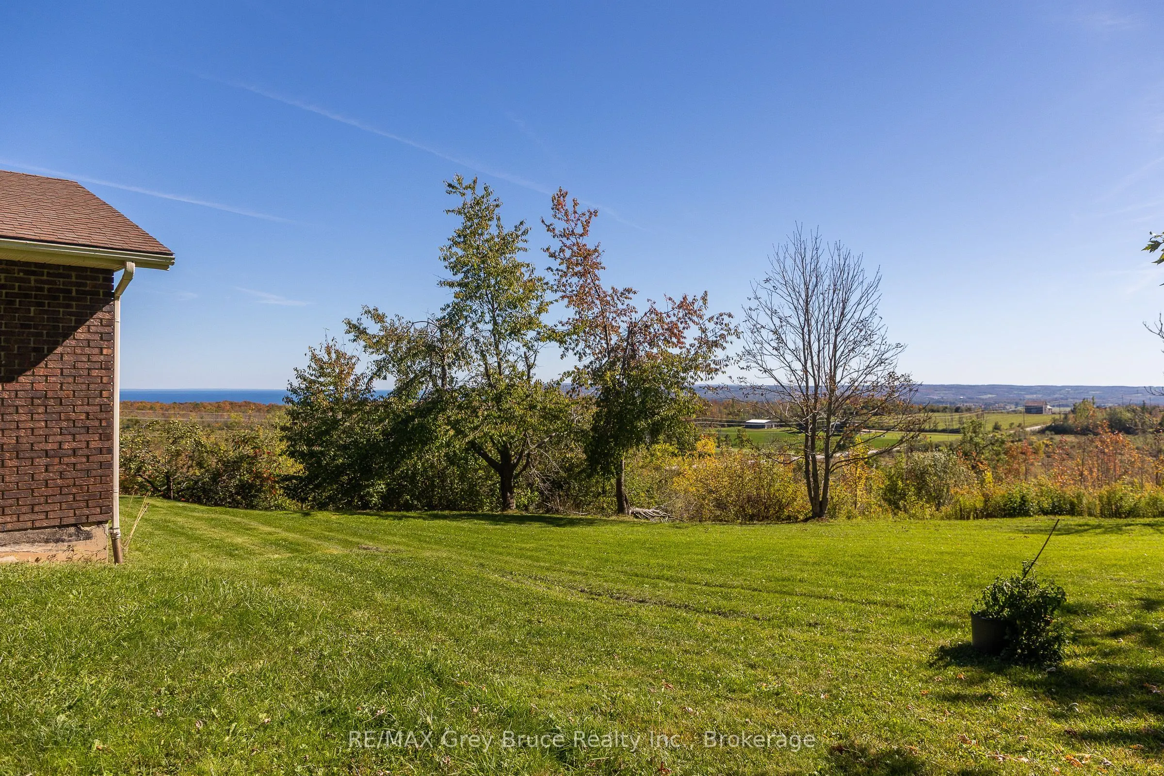 138558 Grey Rd 112 N