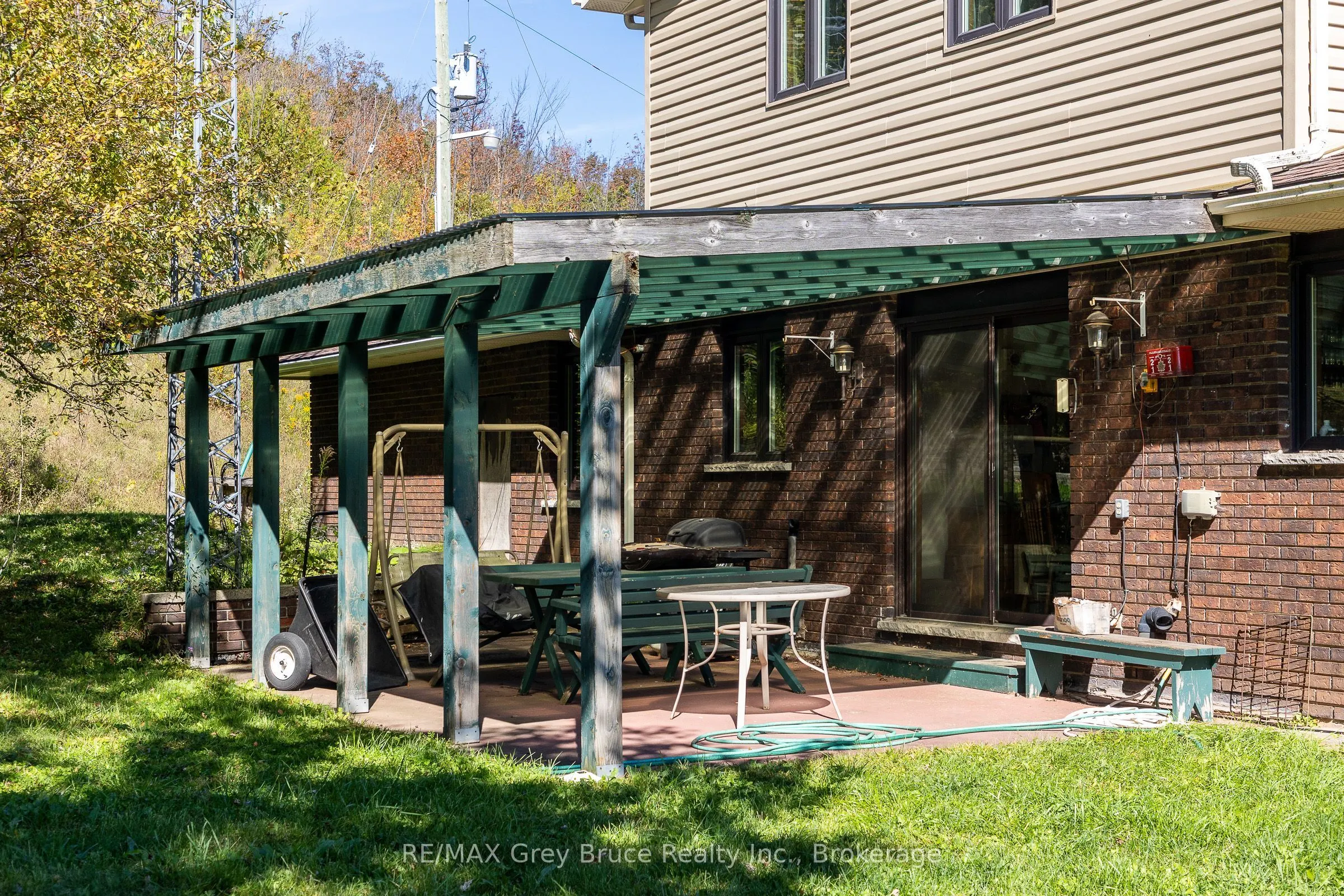 138558 Grey Rd 112 N