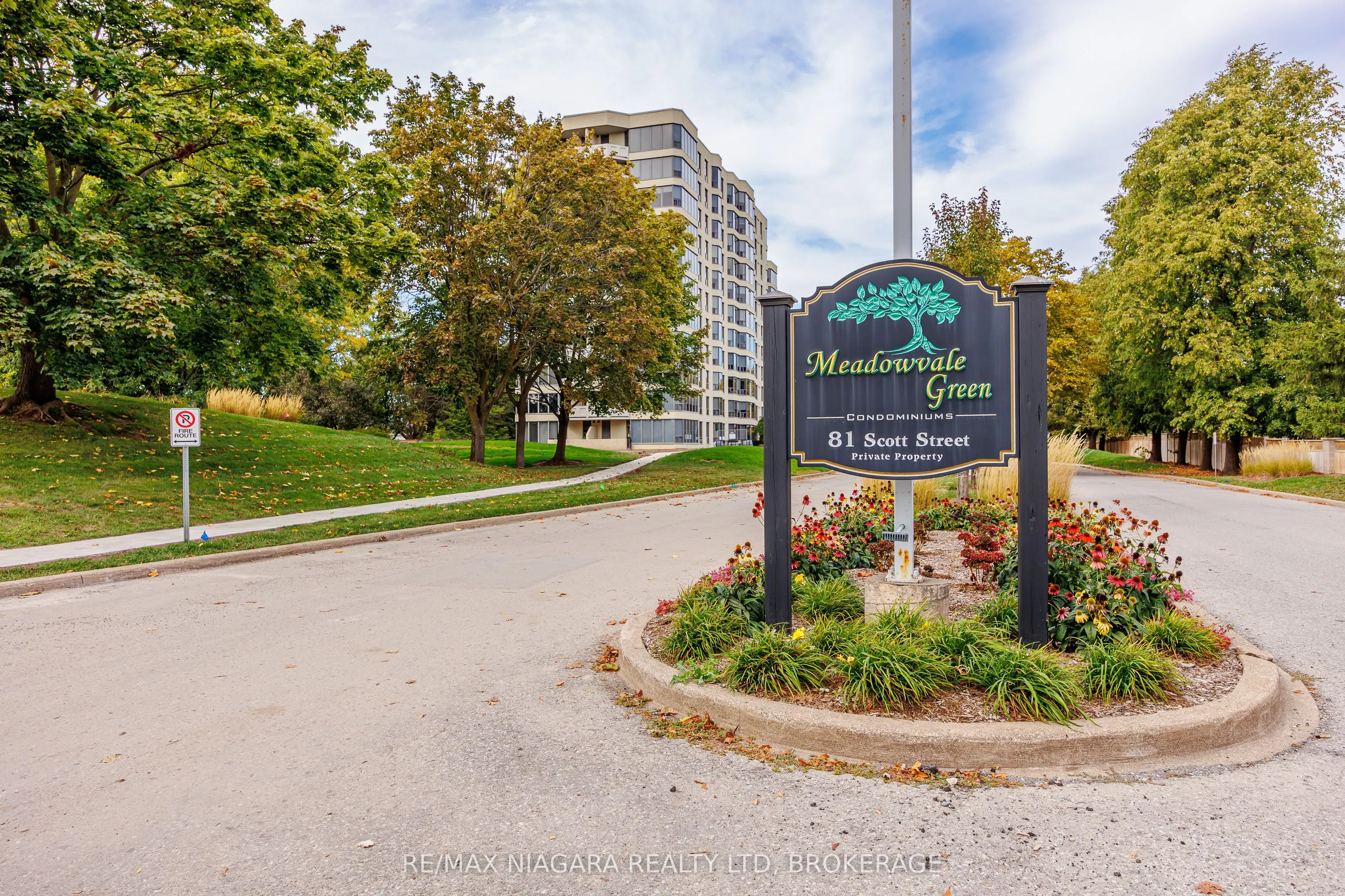 81 Scott Street, #307