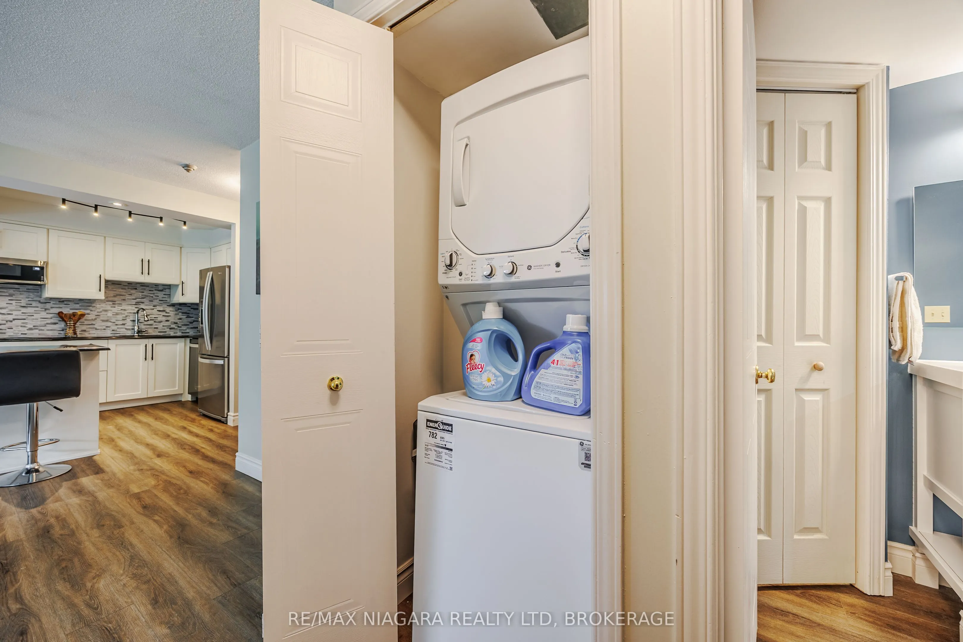 81 Scott Street, #307