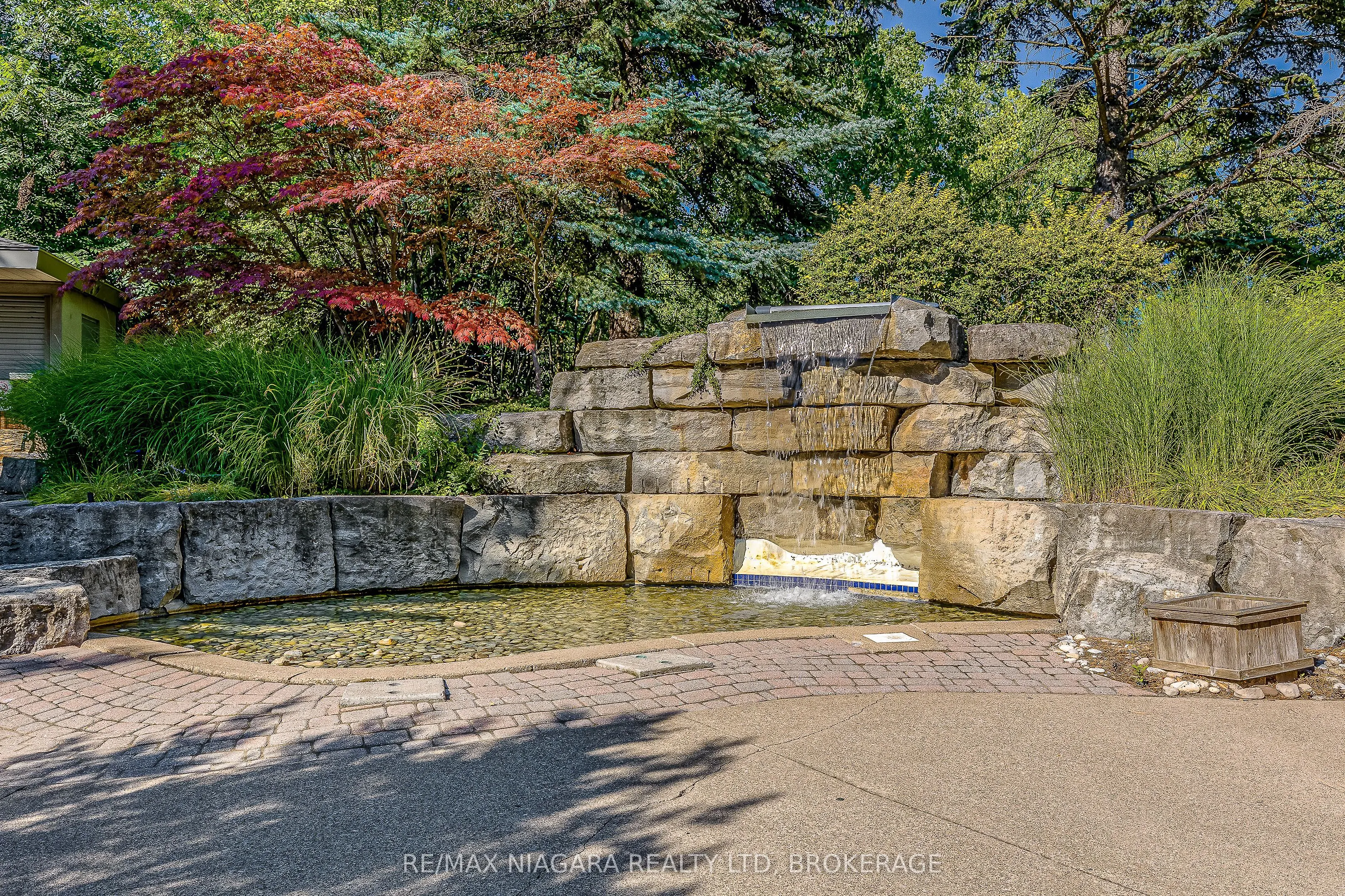 81 Scott Street, #307