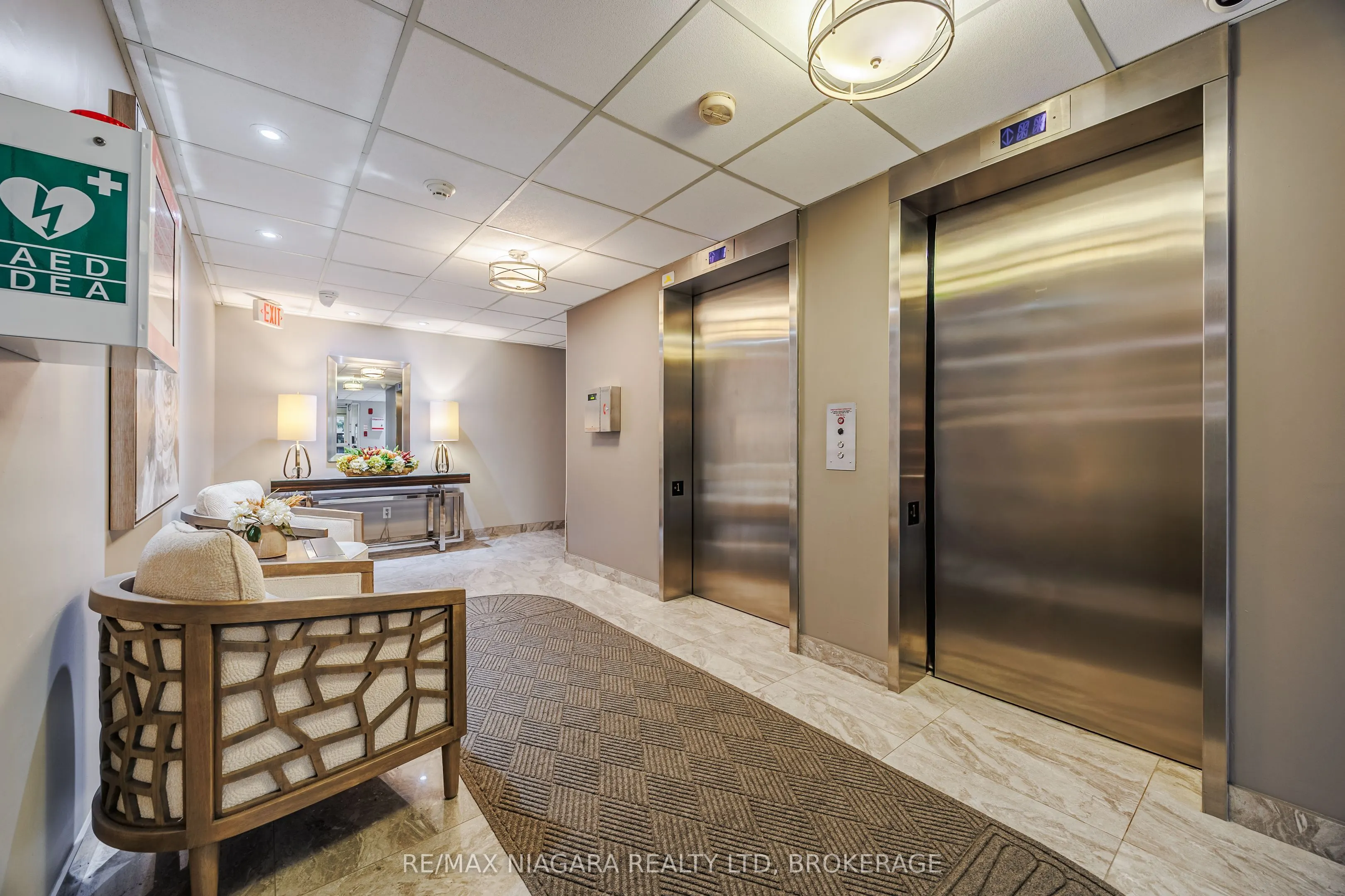 81 Scott Street, #307