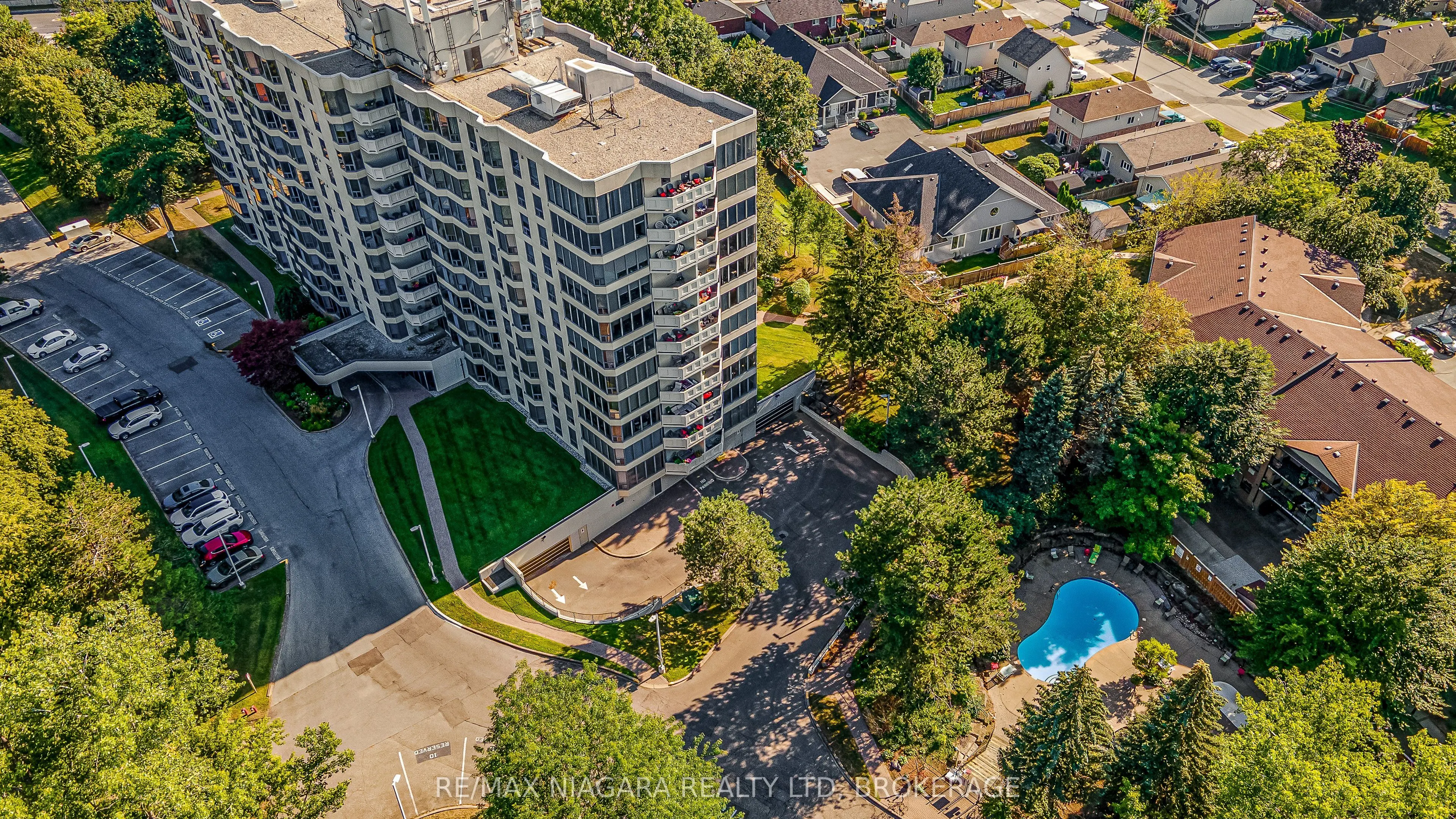 81 Scott Street, #307