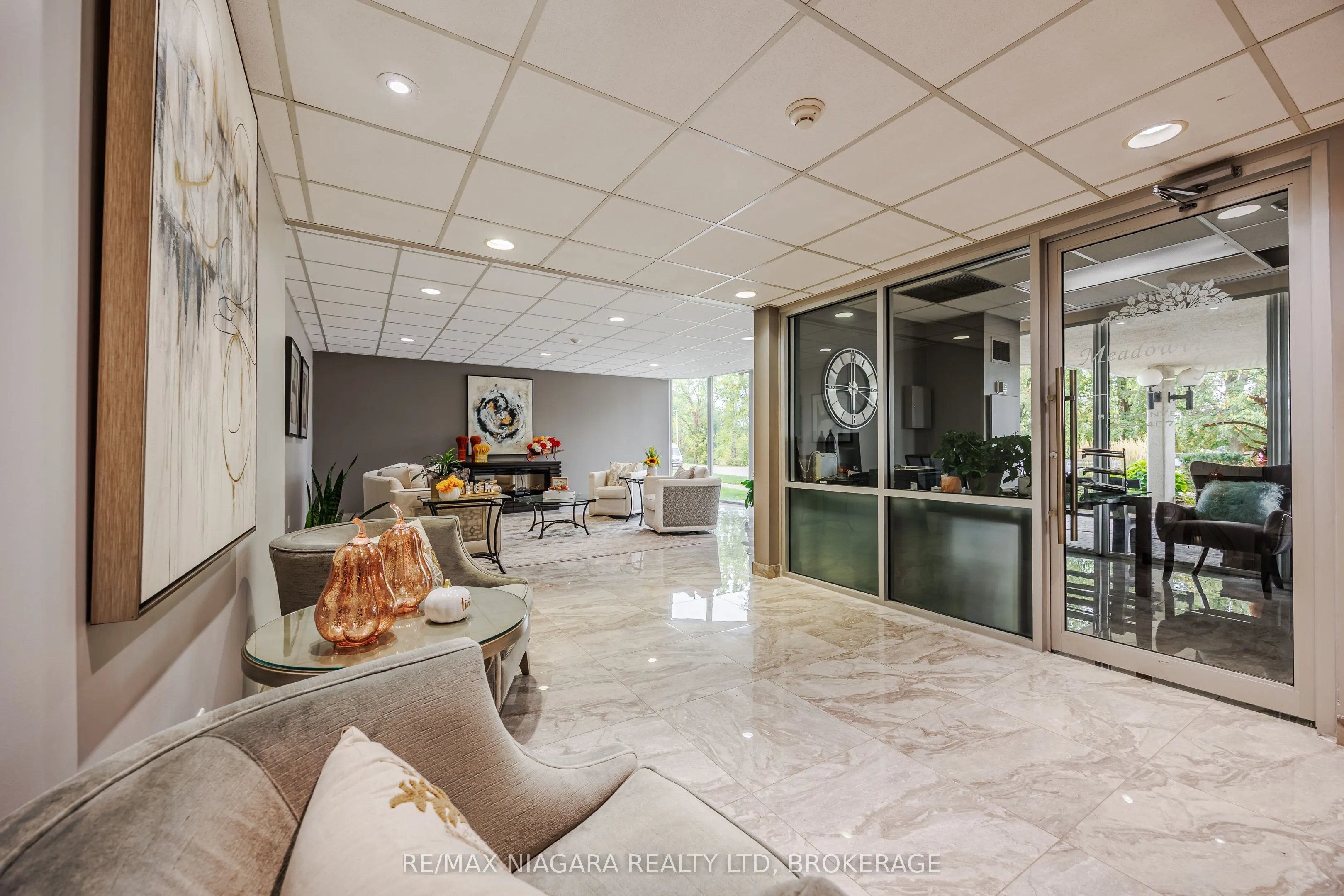 81 Scott Street, #307