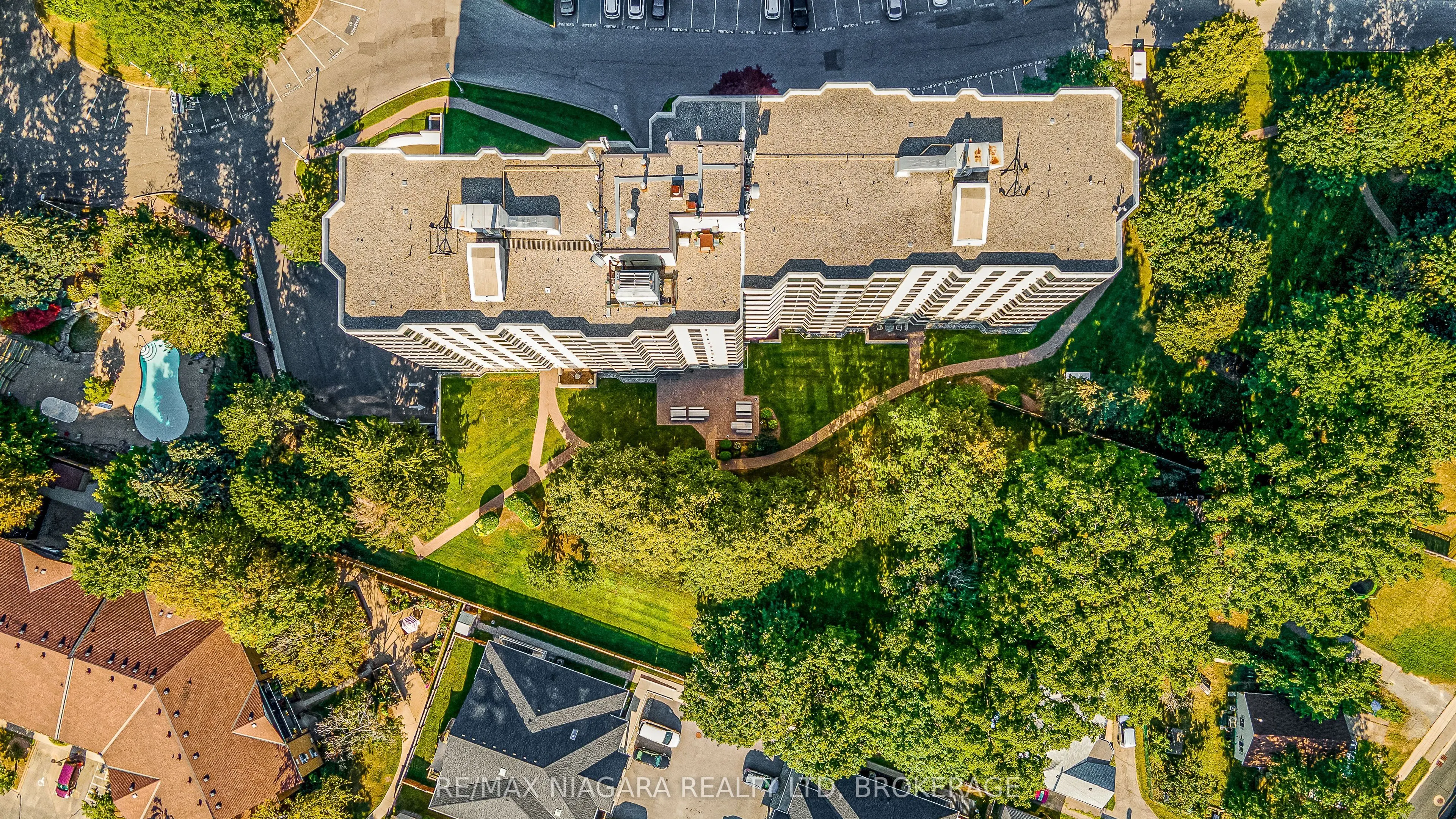 81 Scott Street, #307