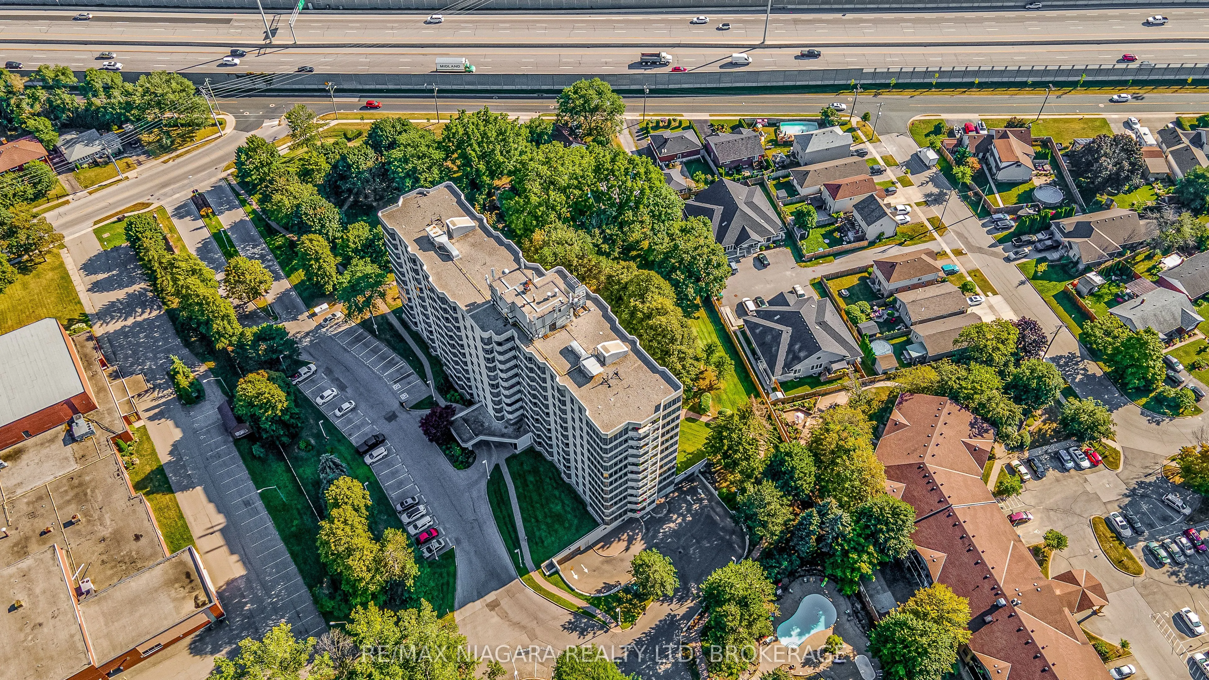 81 Scott Street, #307