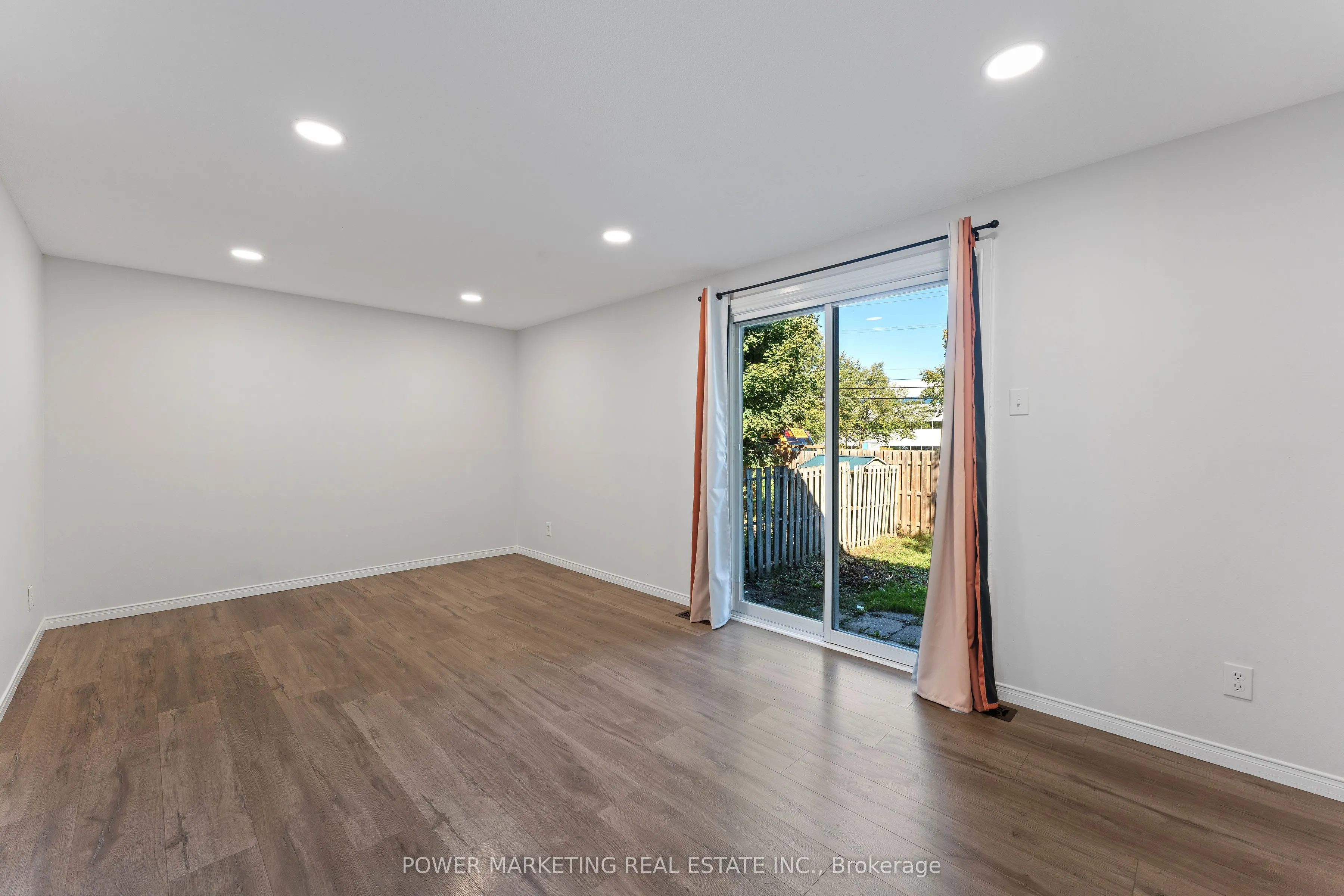1045 MORRISON Drive, #182