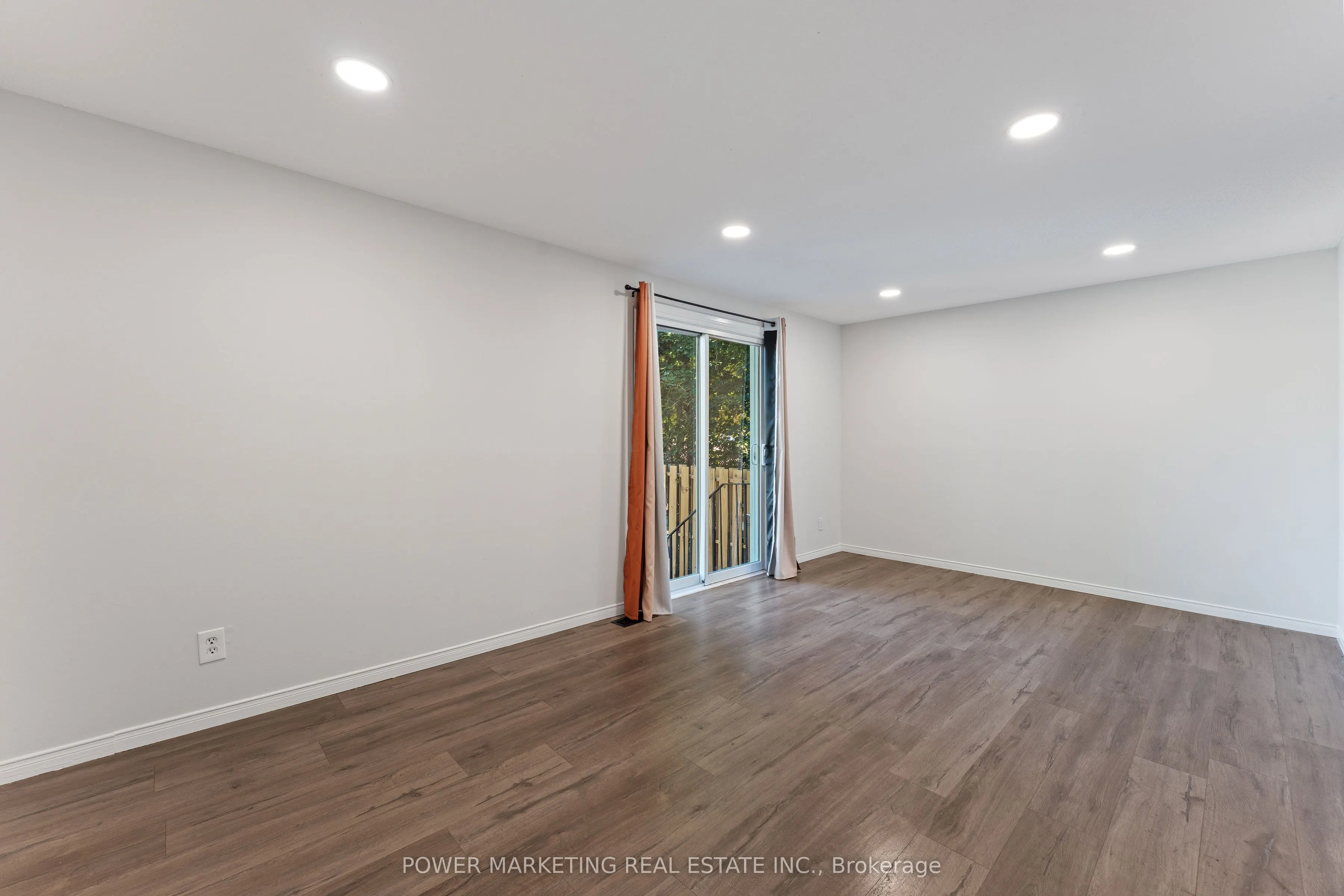 1045 MORRISON Drive, #182