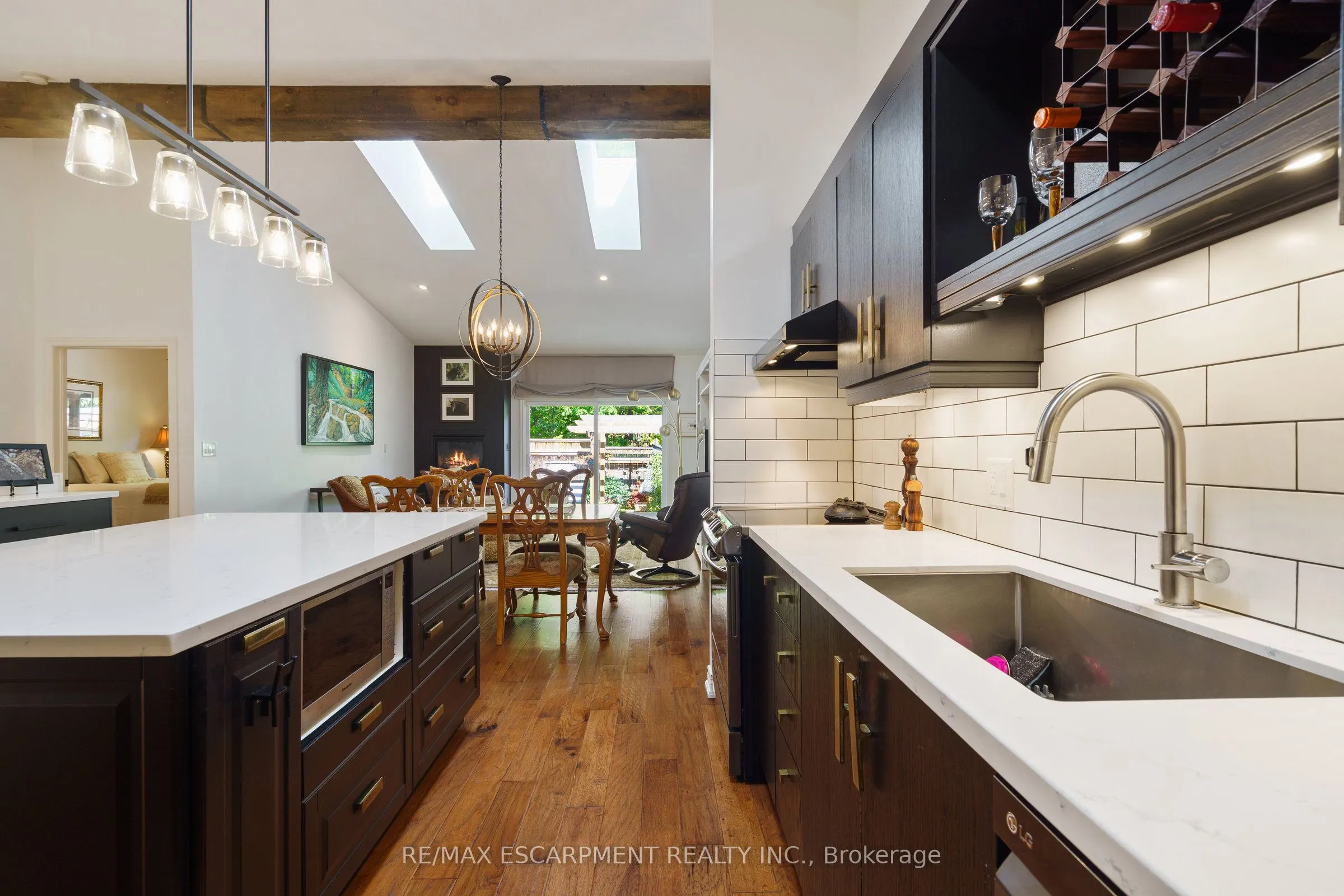 353 Park Street W