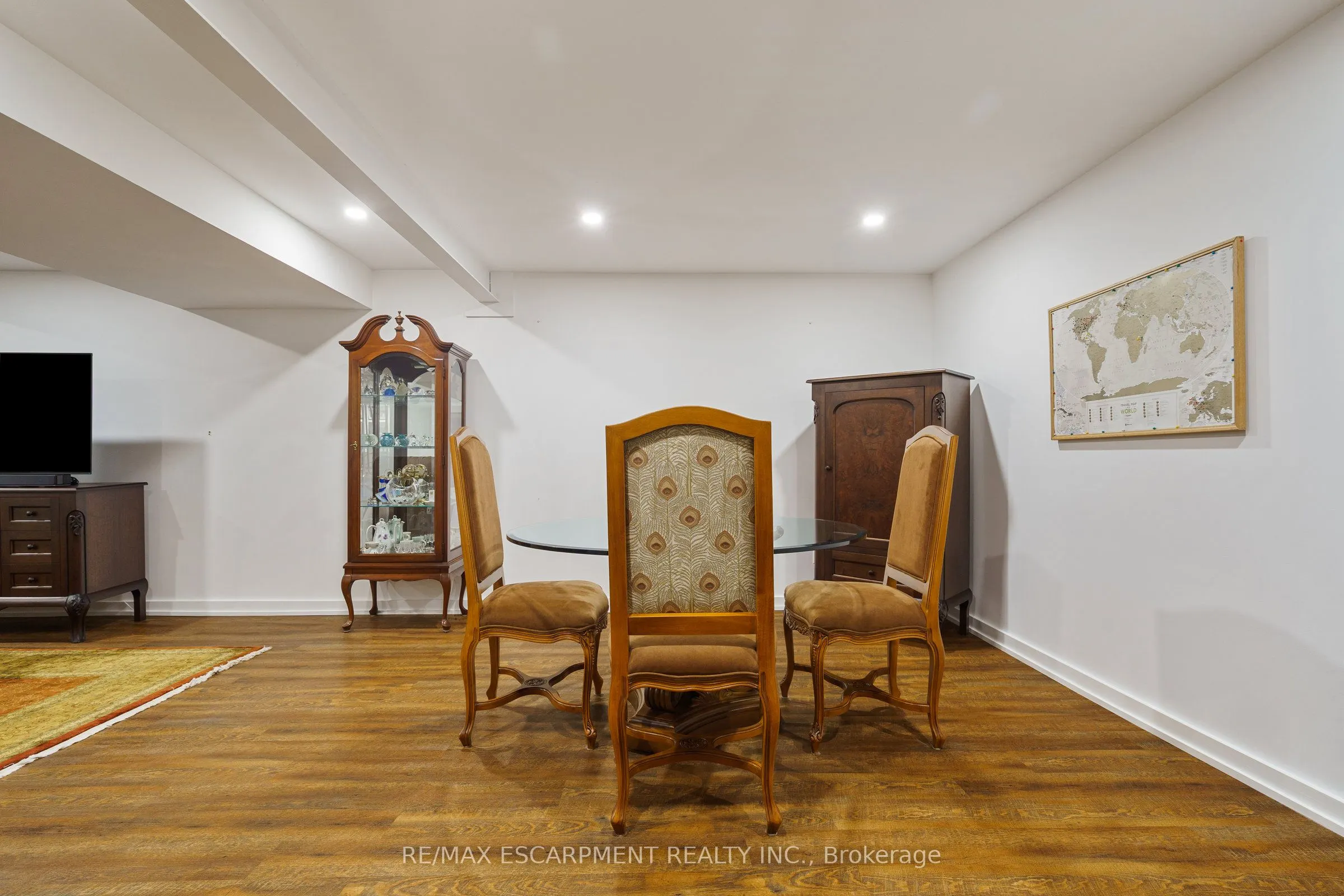 353 Park Street W