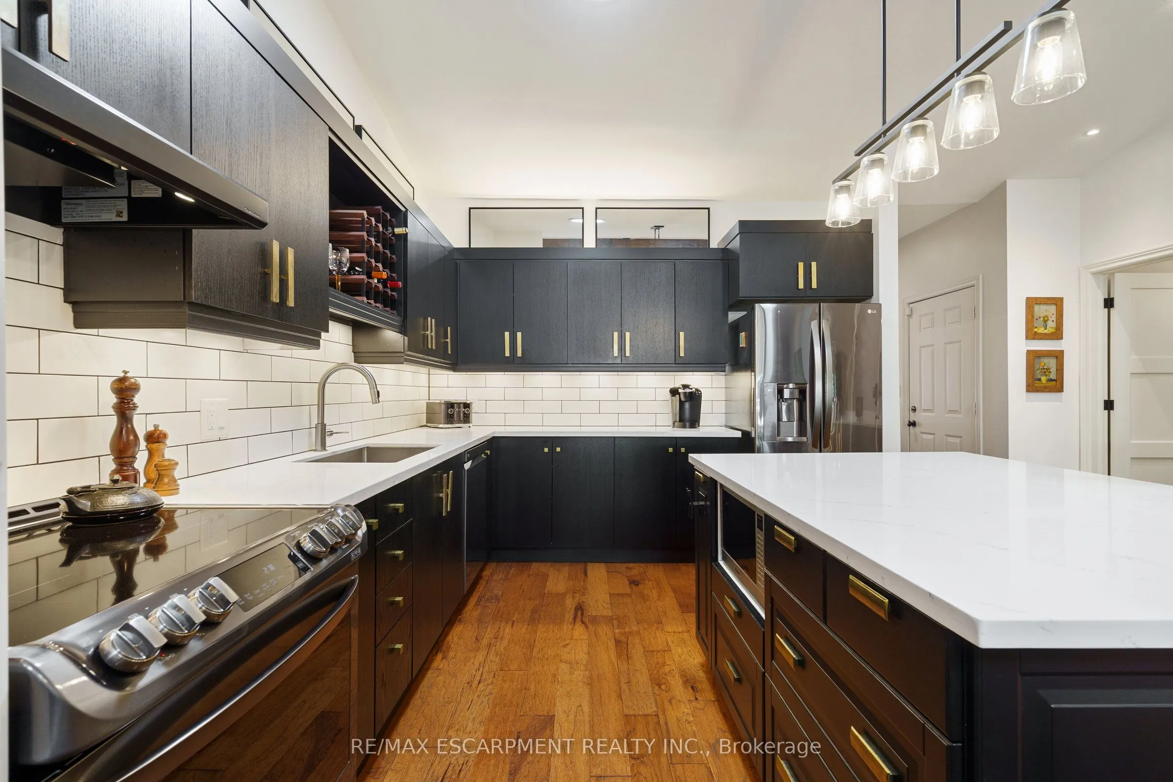 353 Park Street W