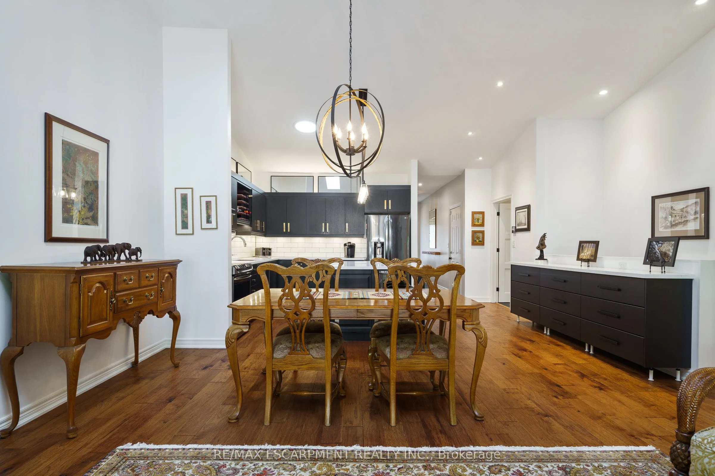 353 Park Street W