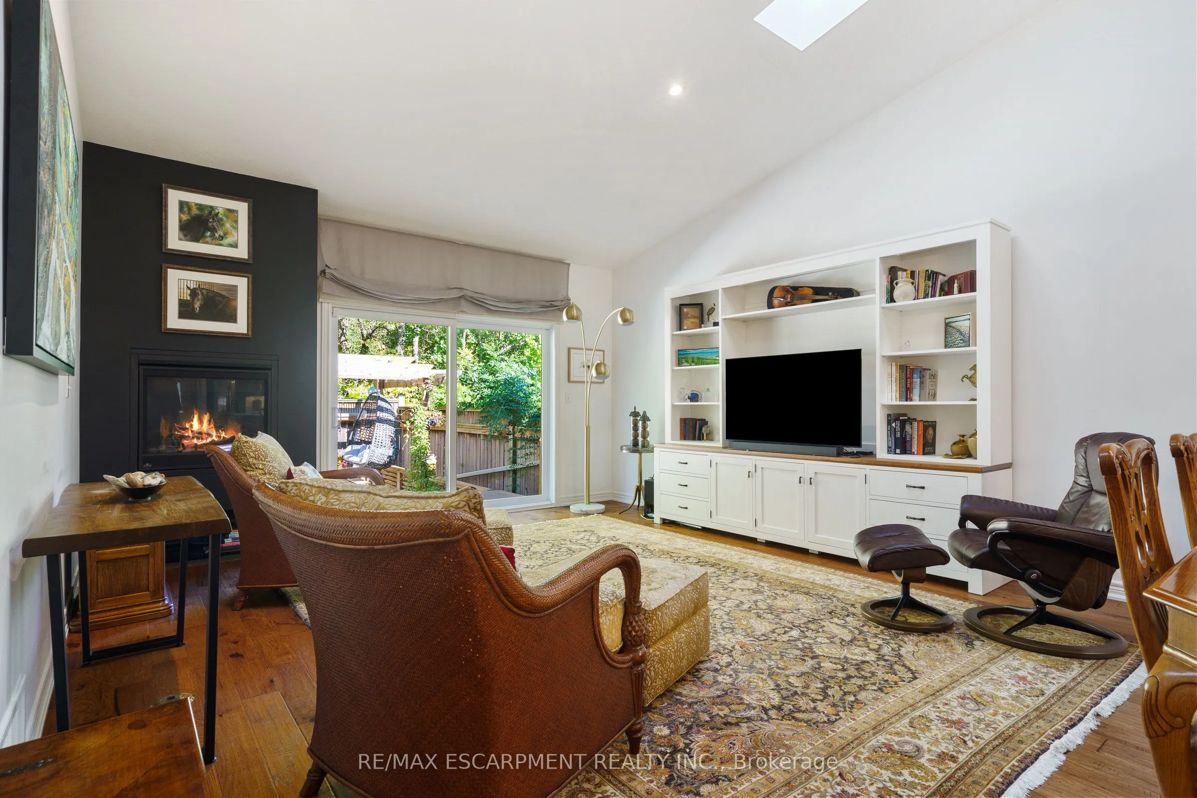 353 Park Street W
