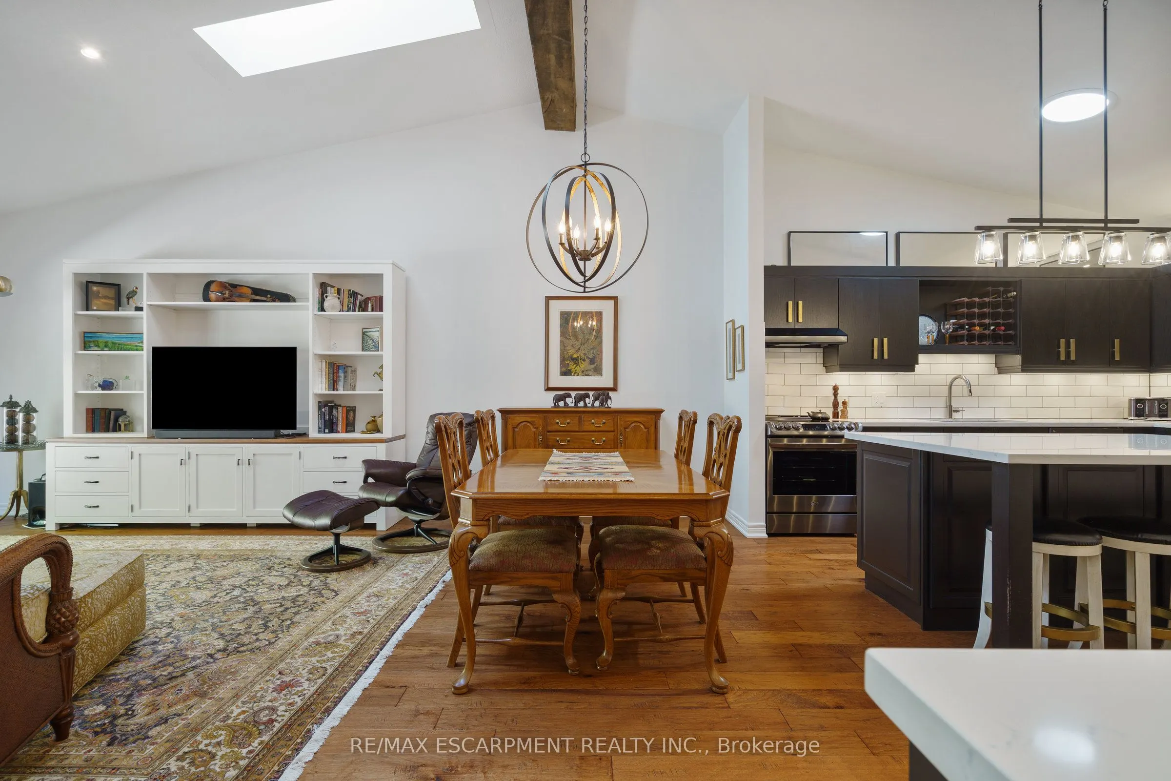 353 Park Street W