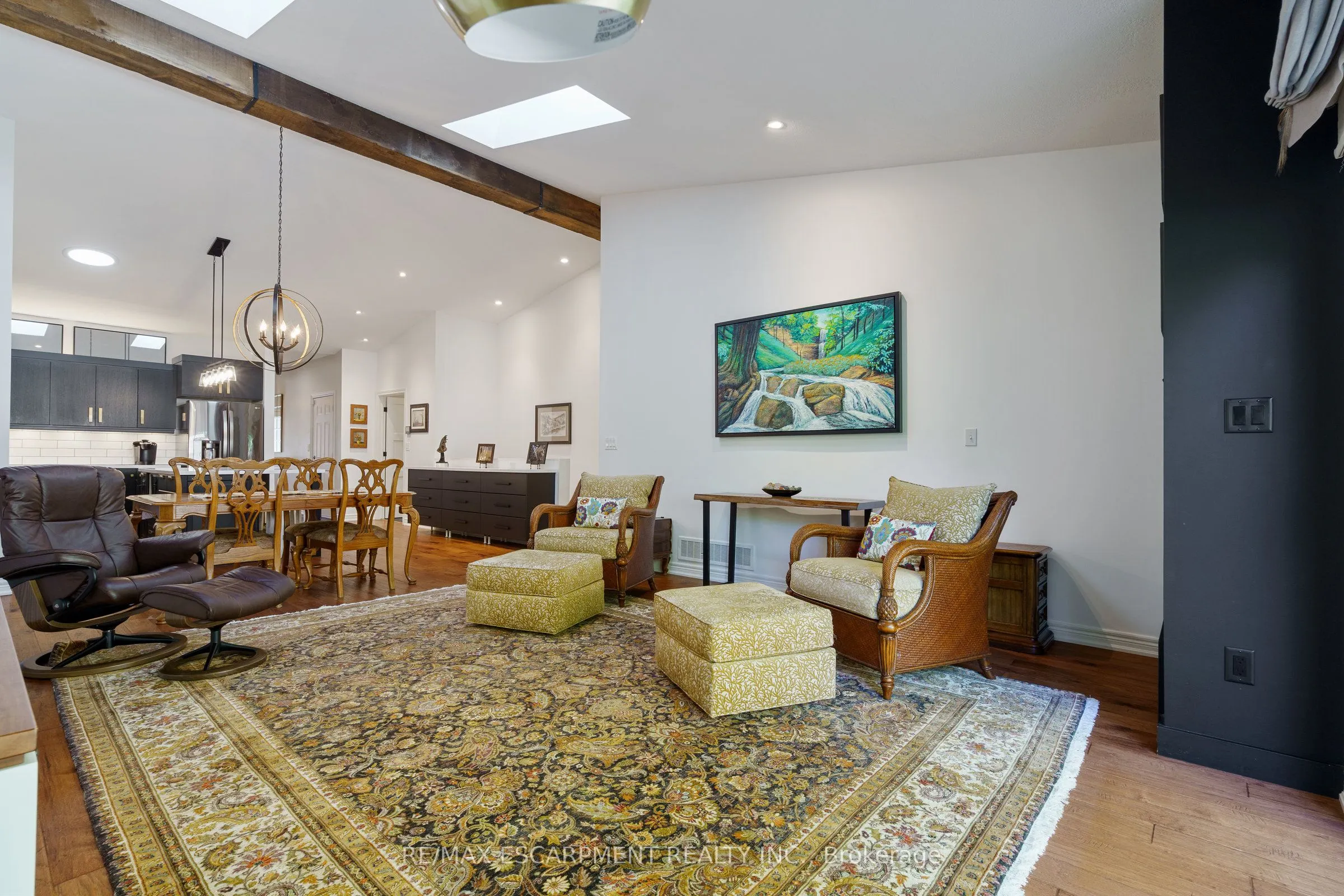 353 Park Street W