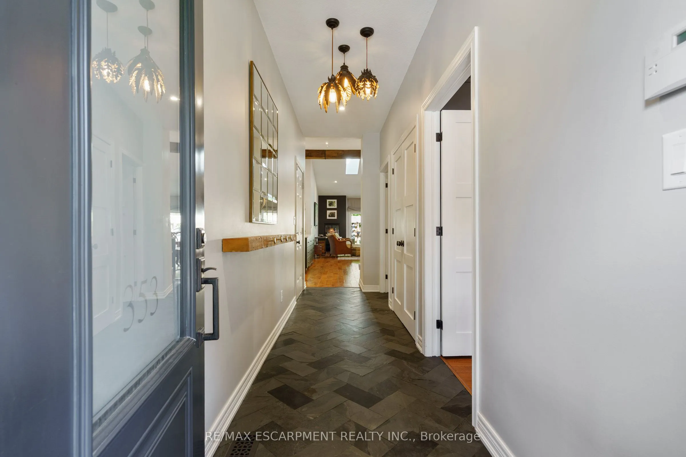 353 Park Street W