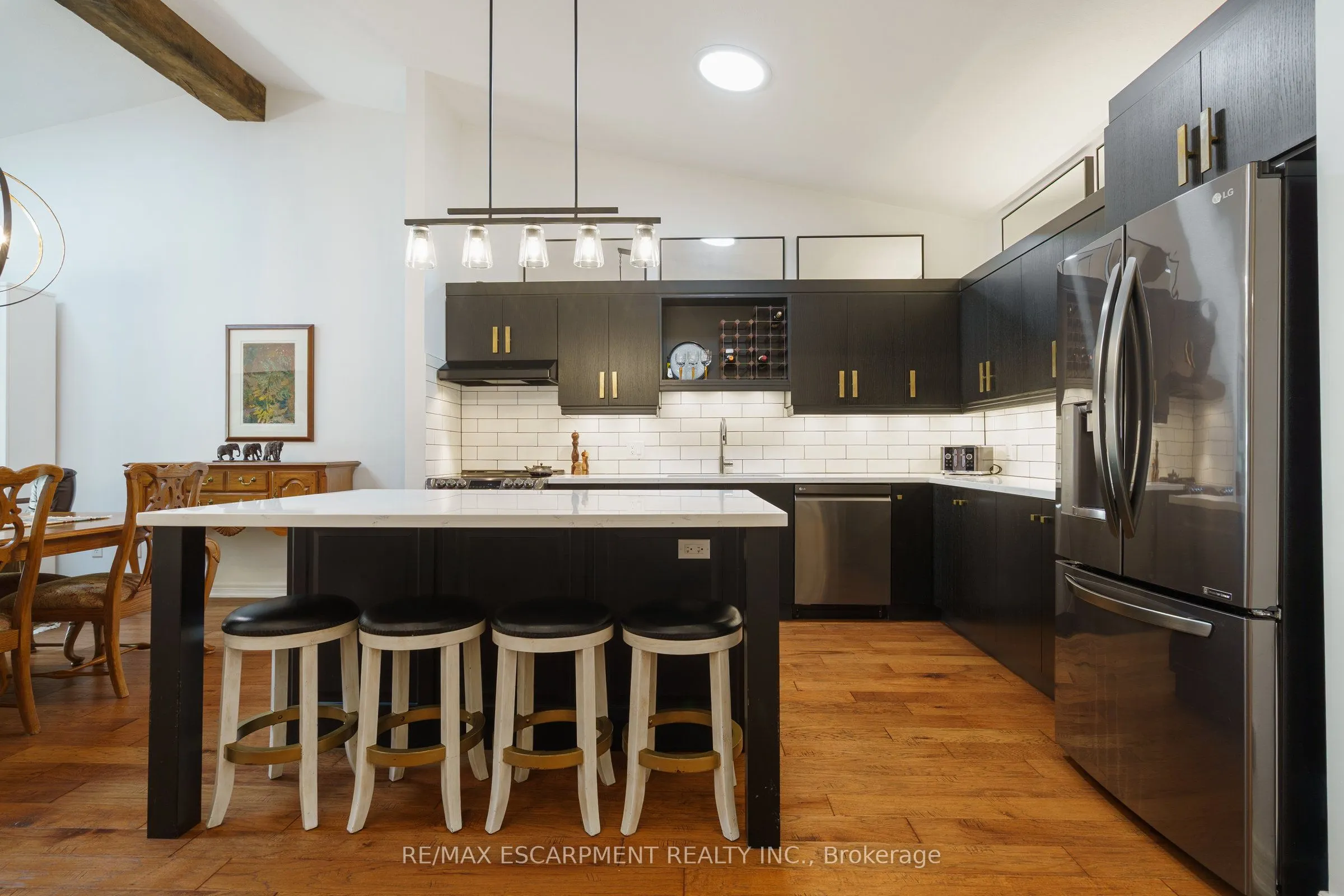 353 Park Street W