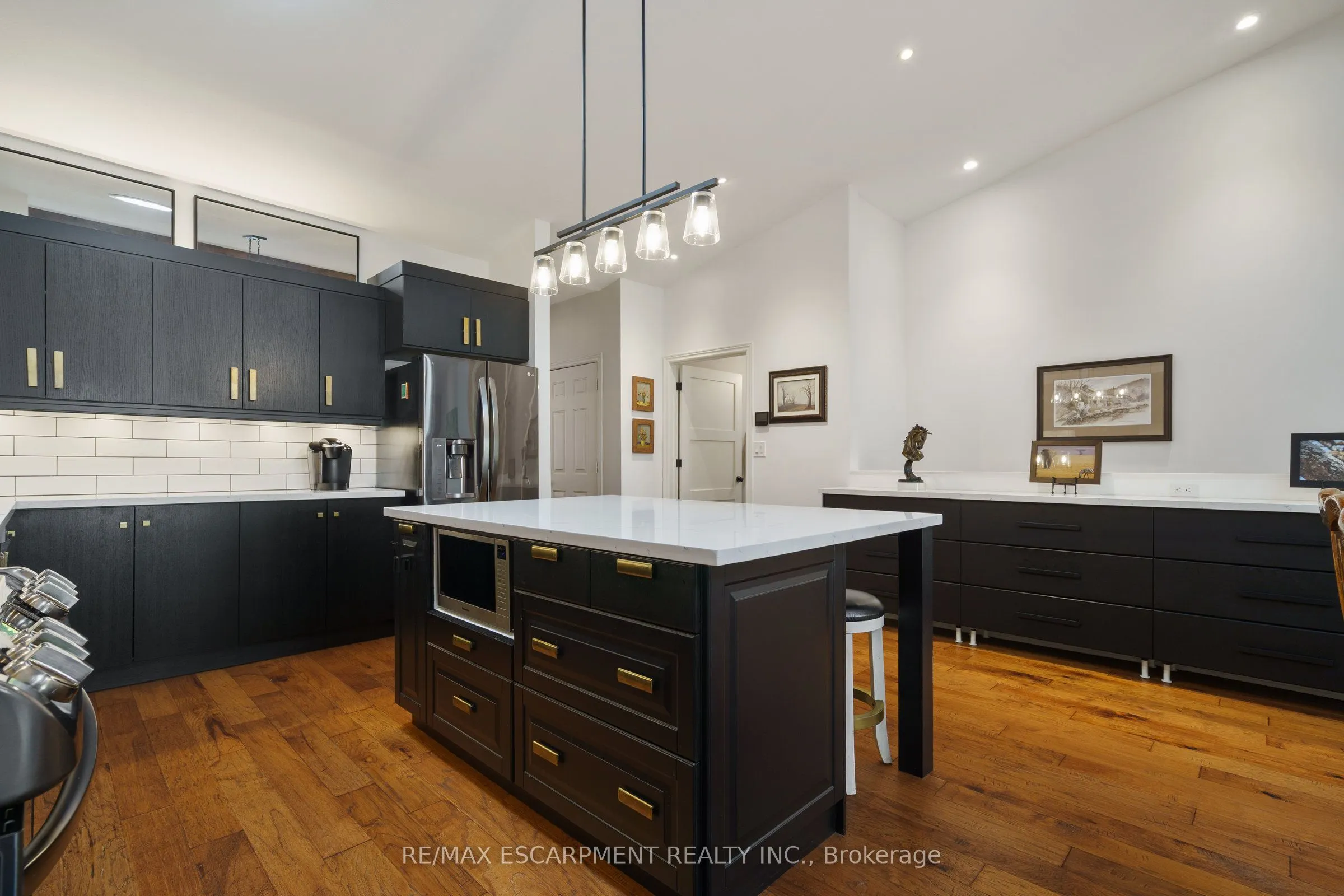 353 Park Street W
