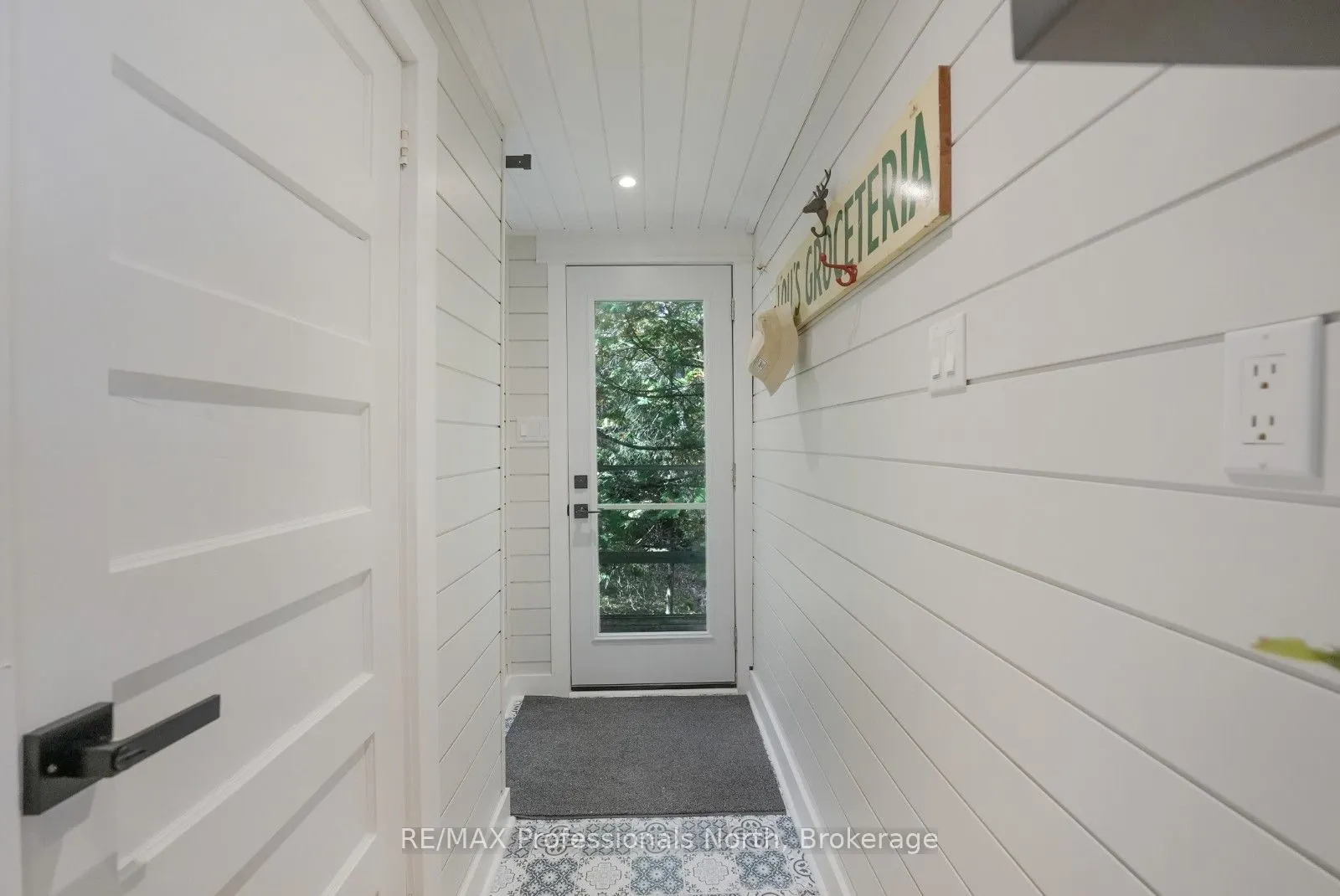 1005 Osgoode Road