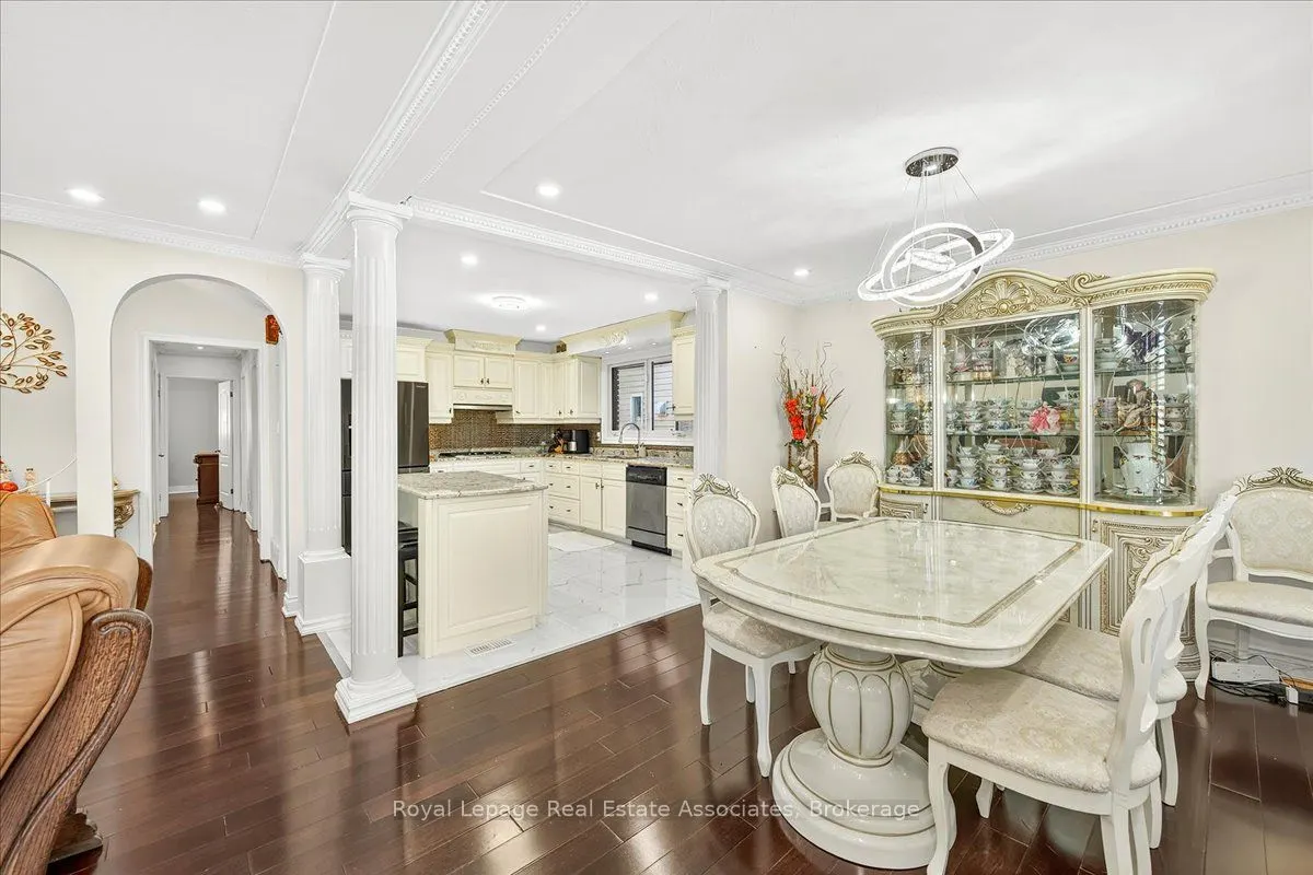 51 Picton Street W