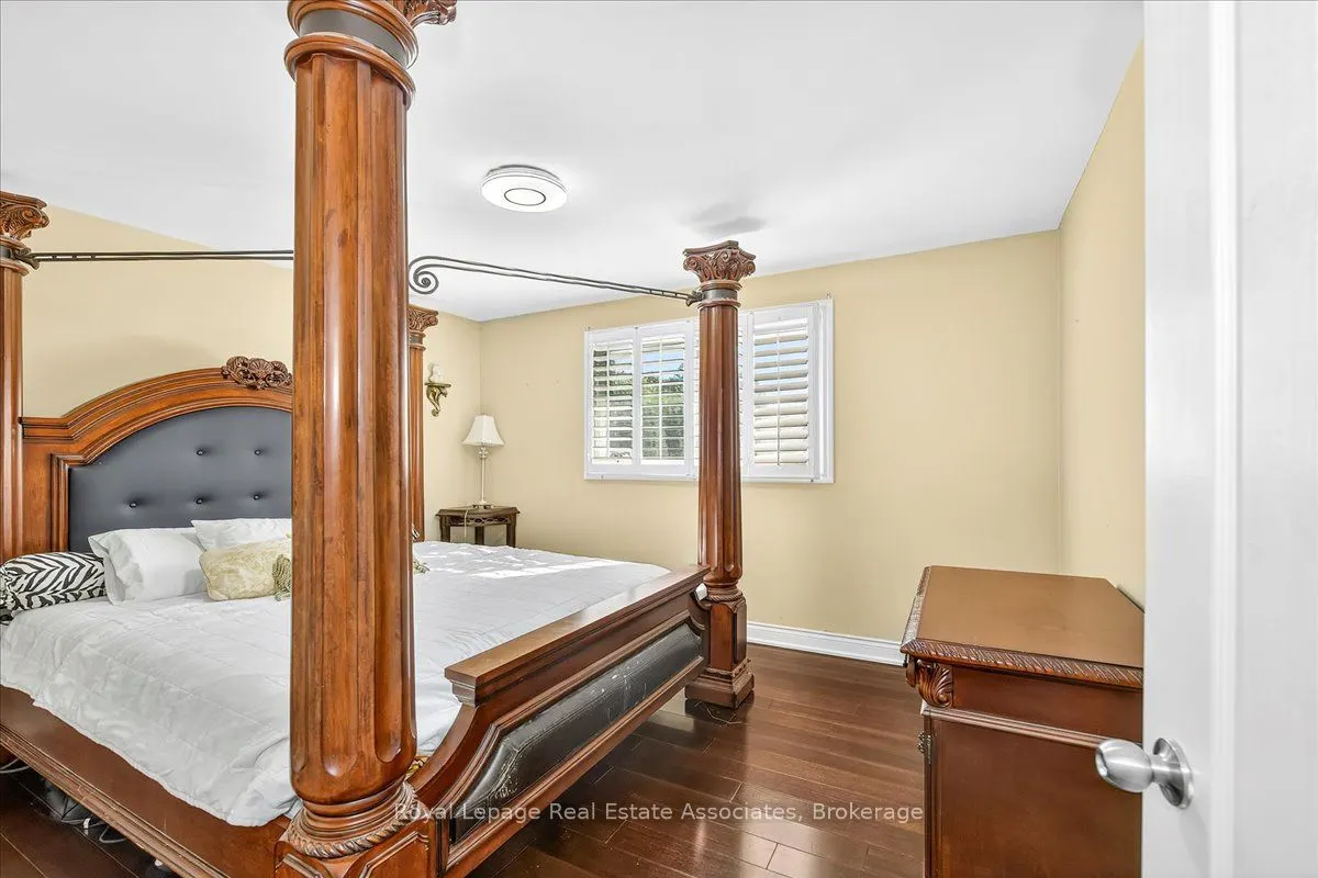 51 Picton Street W