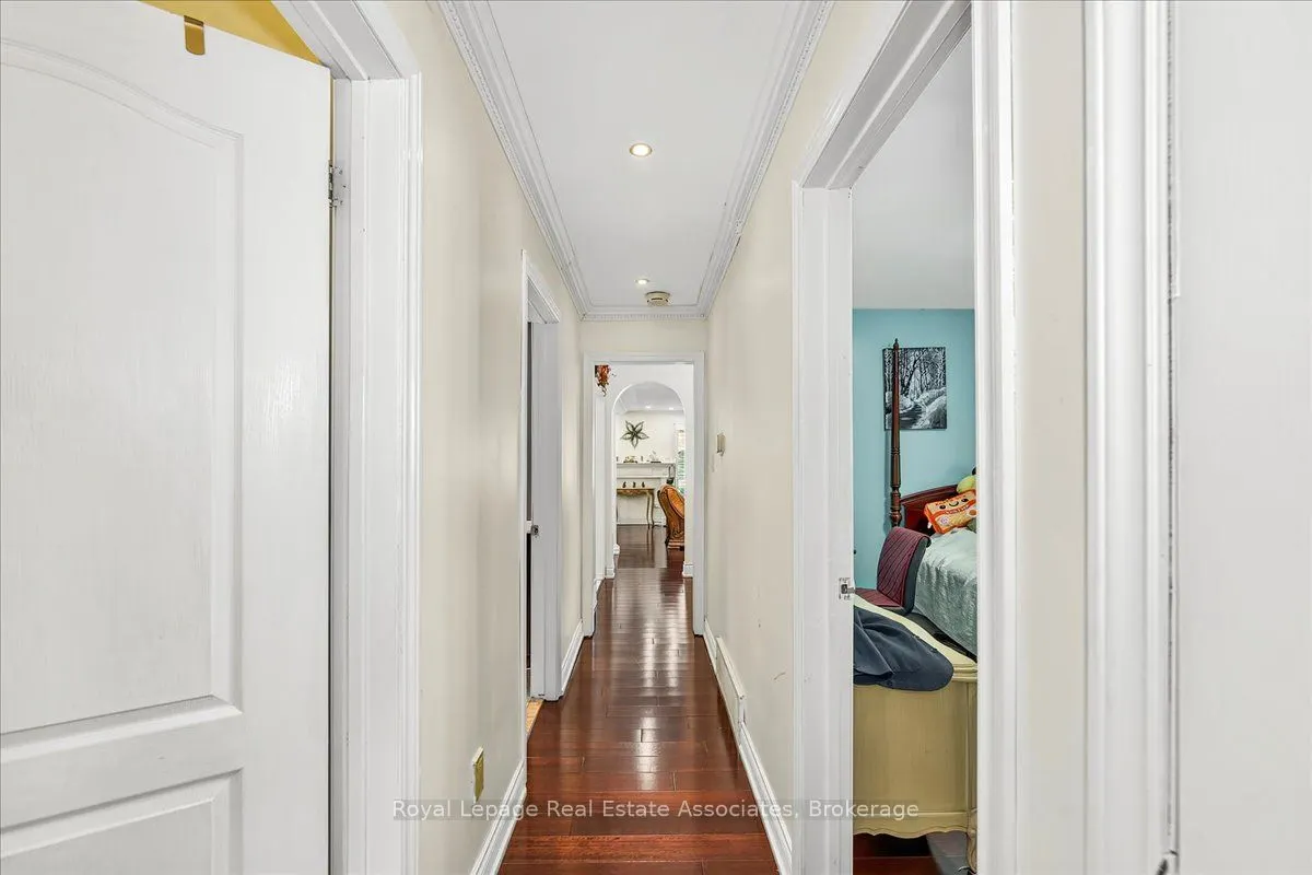 51 Picton Street W