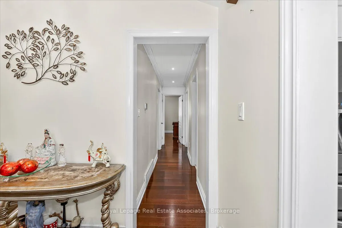 51 Picton Street W