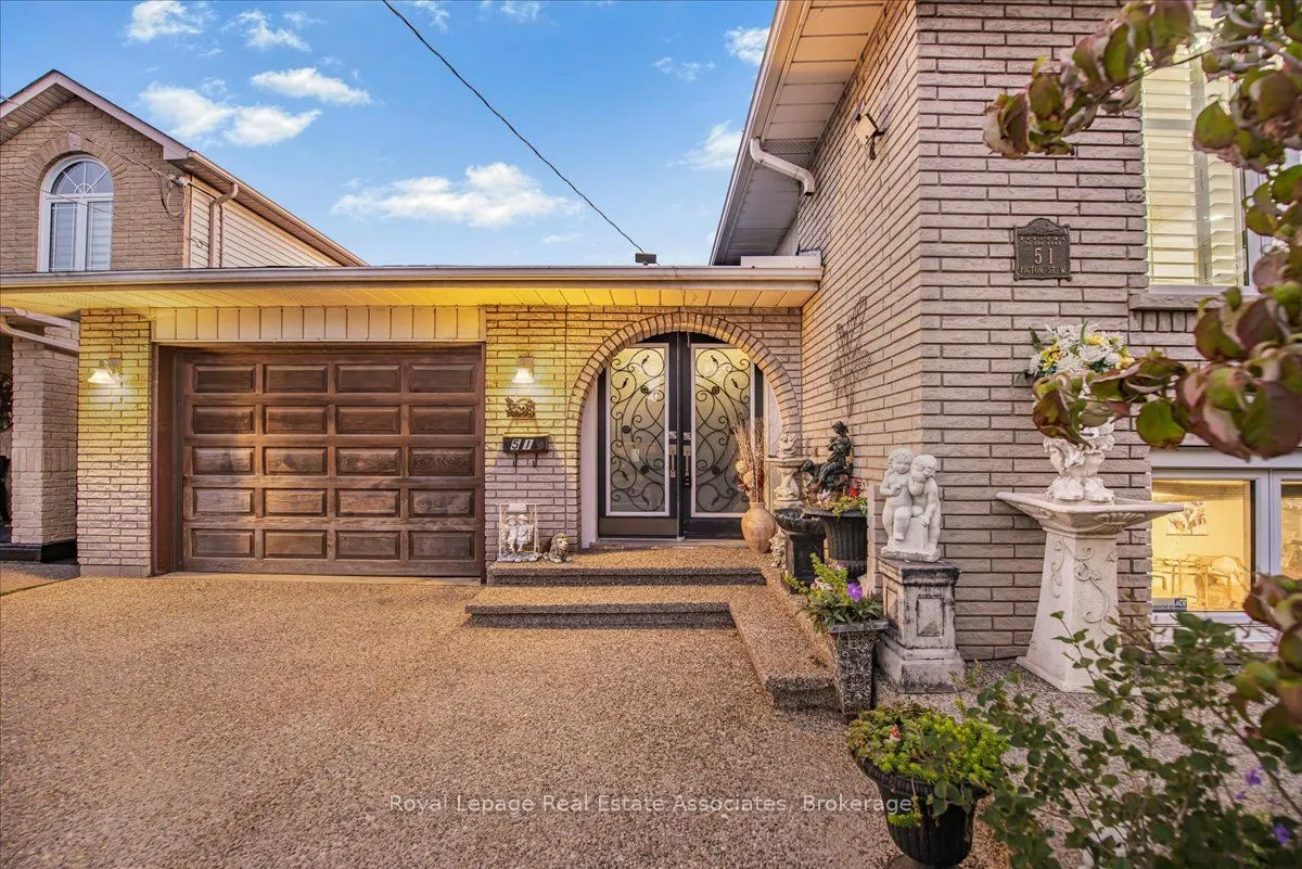 51 Picton Street W