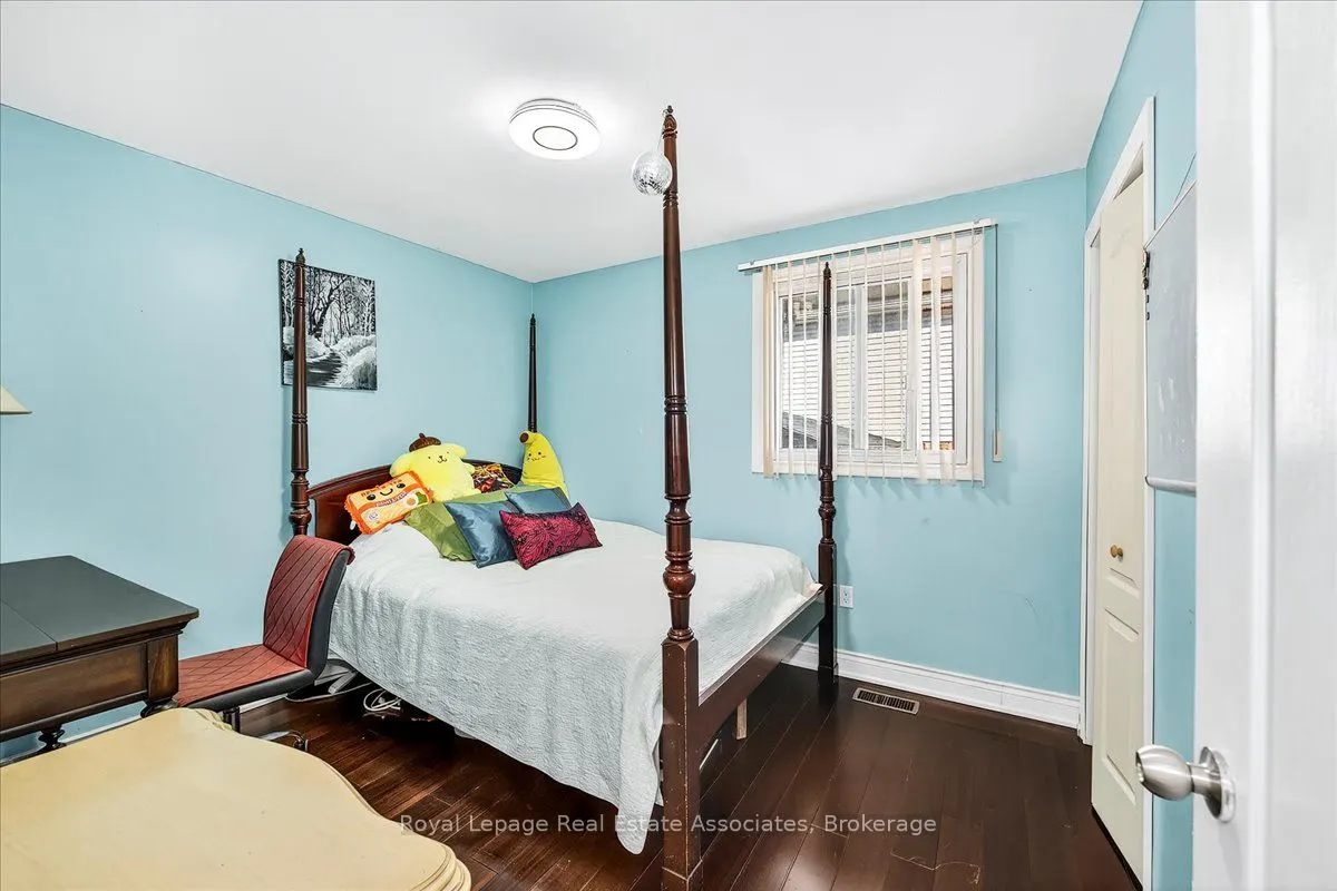 51 Picton Street W