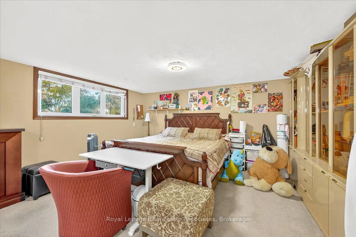 51 Picton Street W