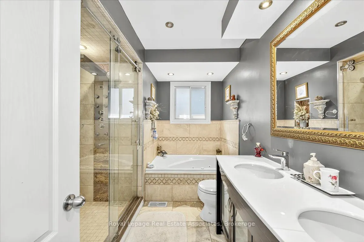 51 Picton Street W