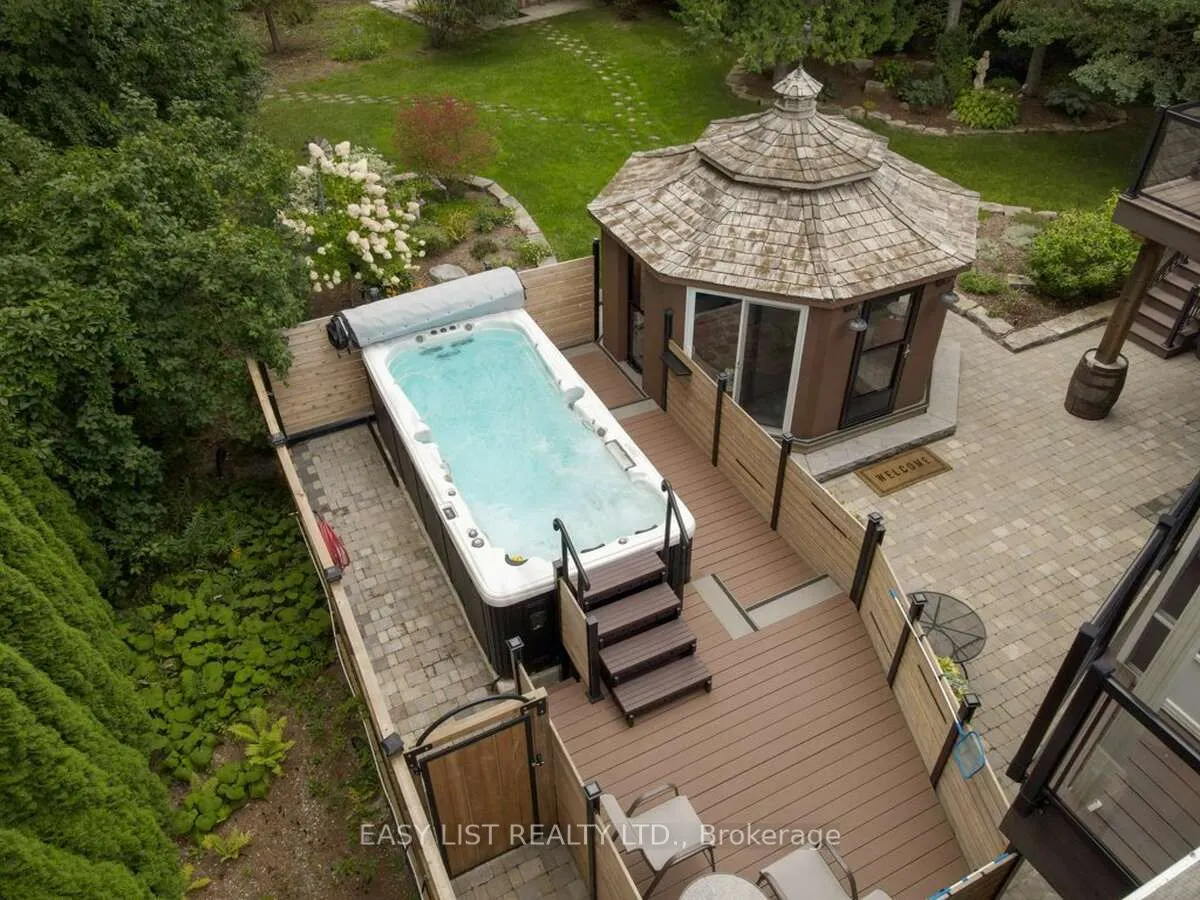 527 River Road