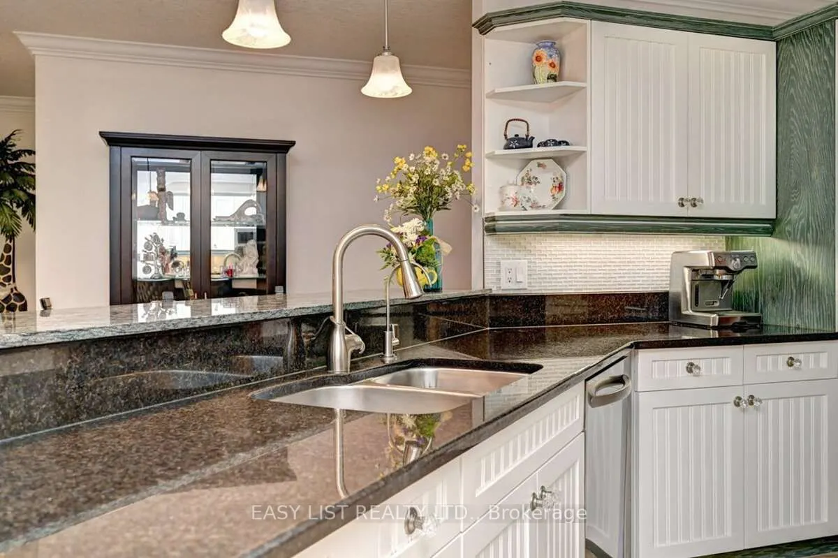 527 River Road