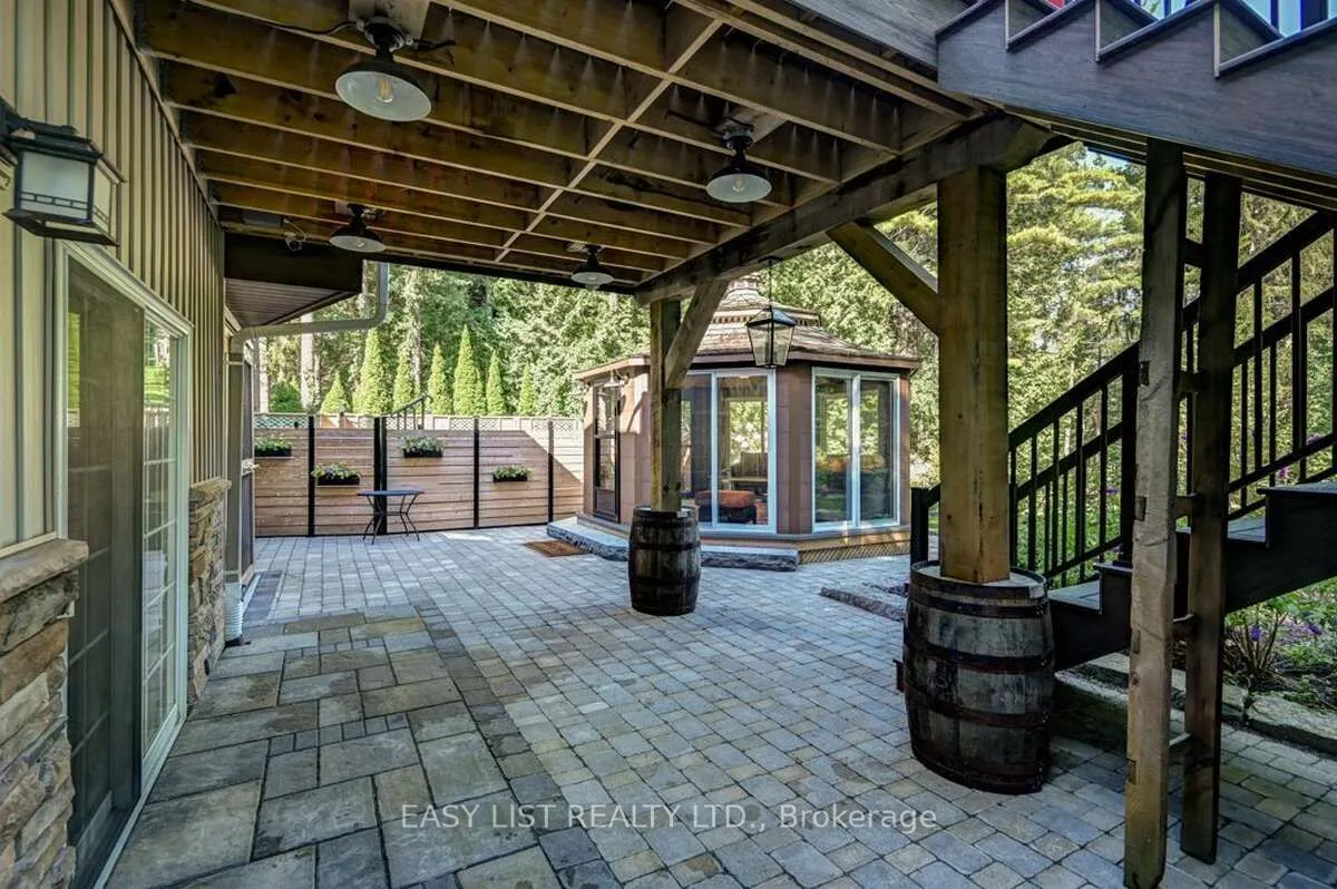 527 River Road