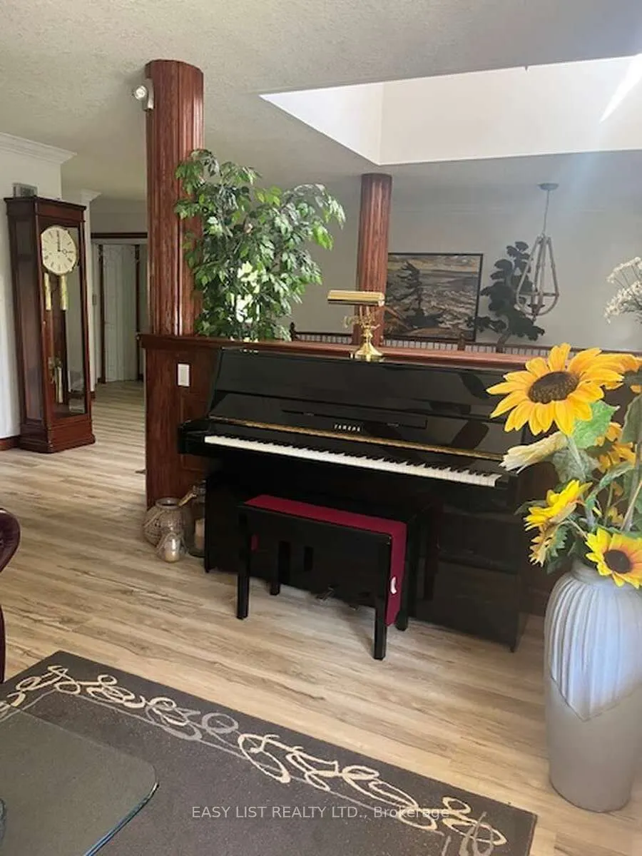 527 River Road