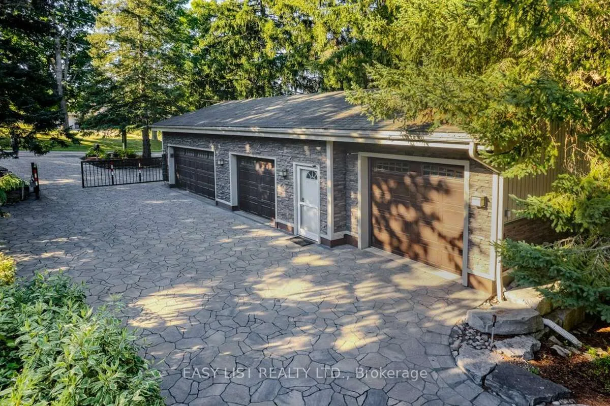 527 River Road