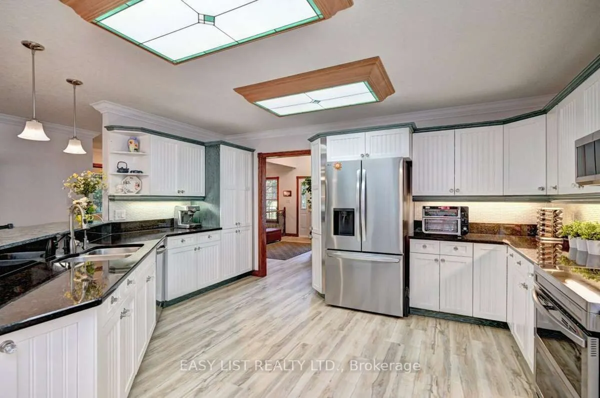 527 River Road