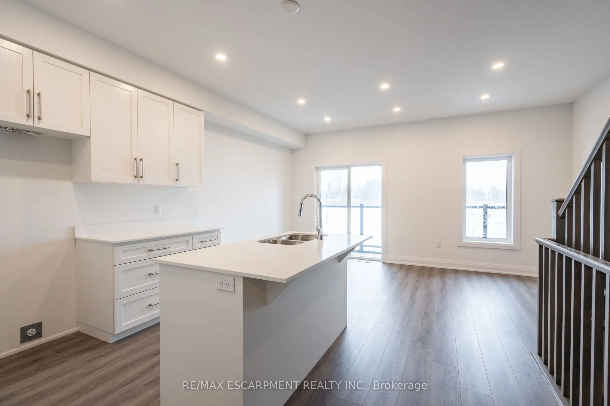 16 CLEAR VALLEY Lane