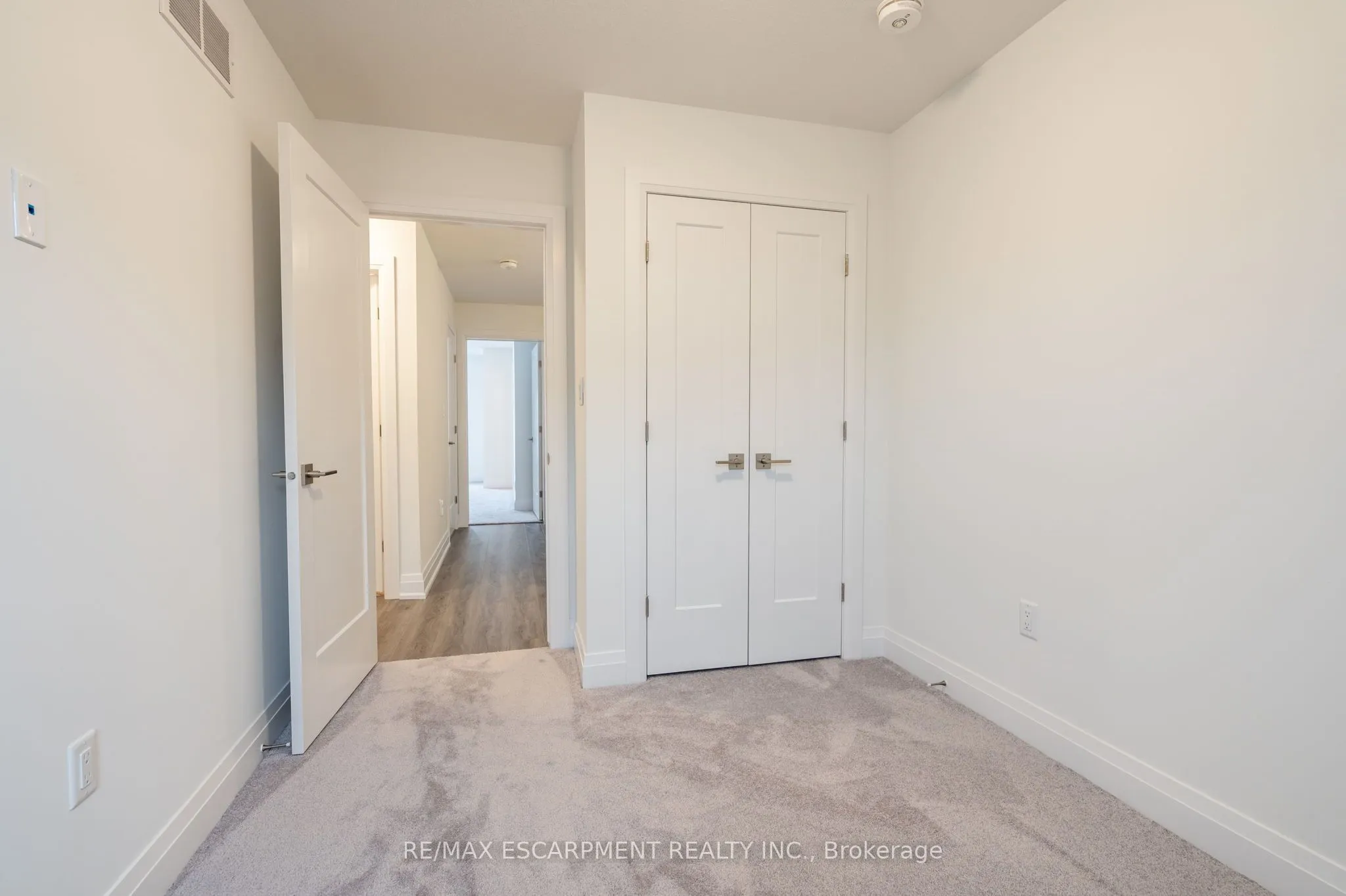 16 CLEAR VALLEY Lane