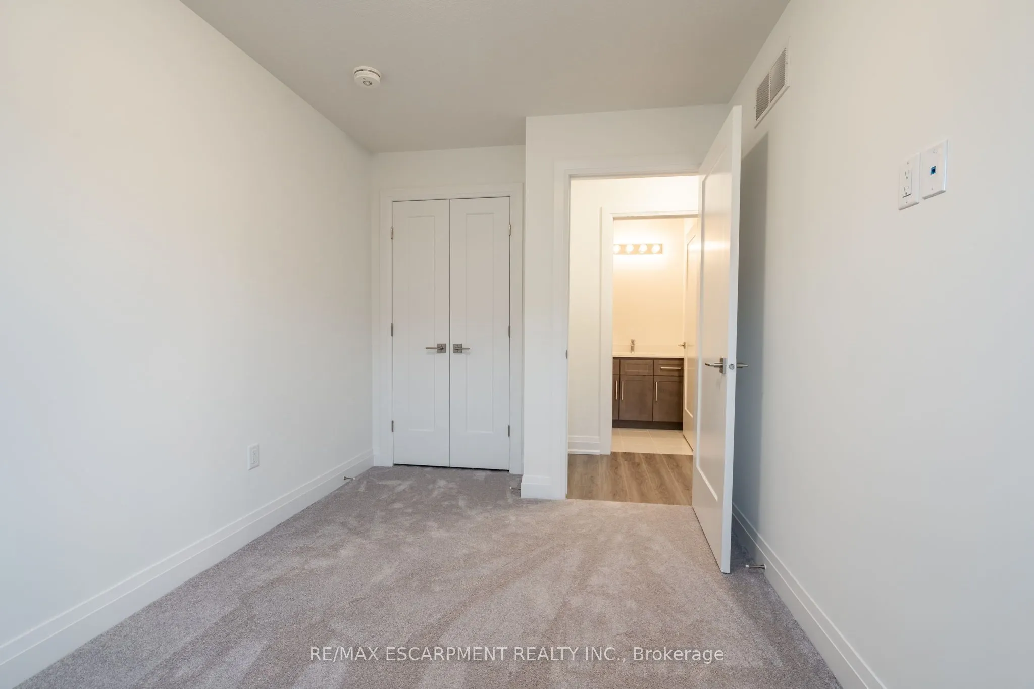 16 CLEAR VALLEY Lane
