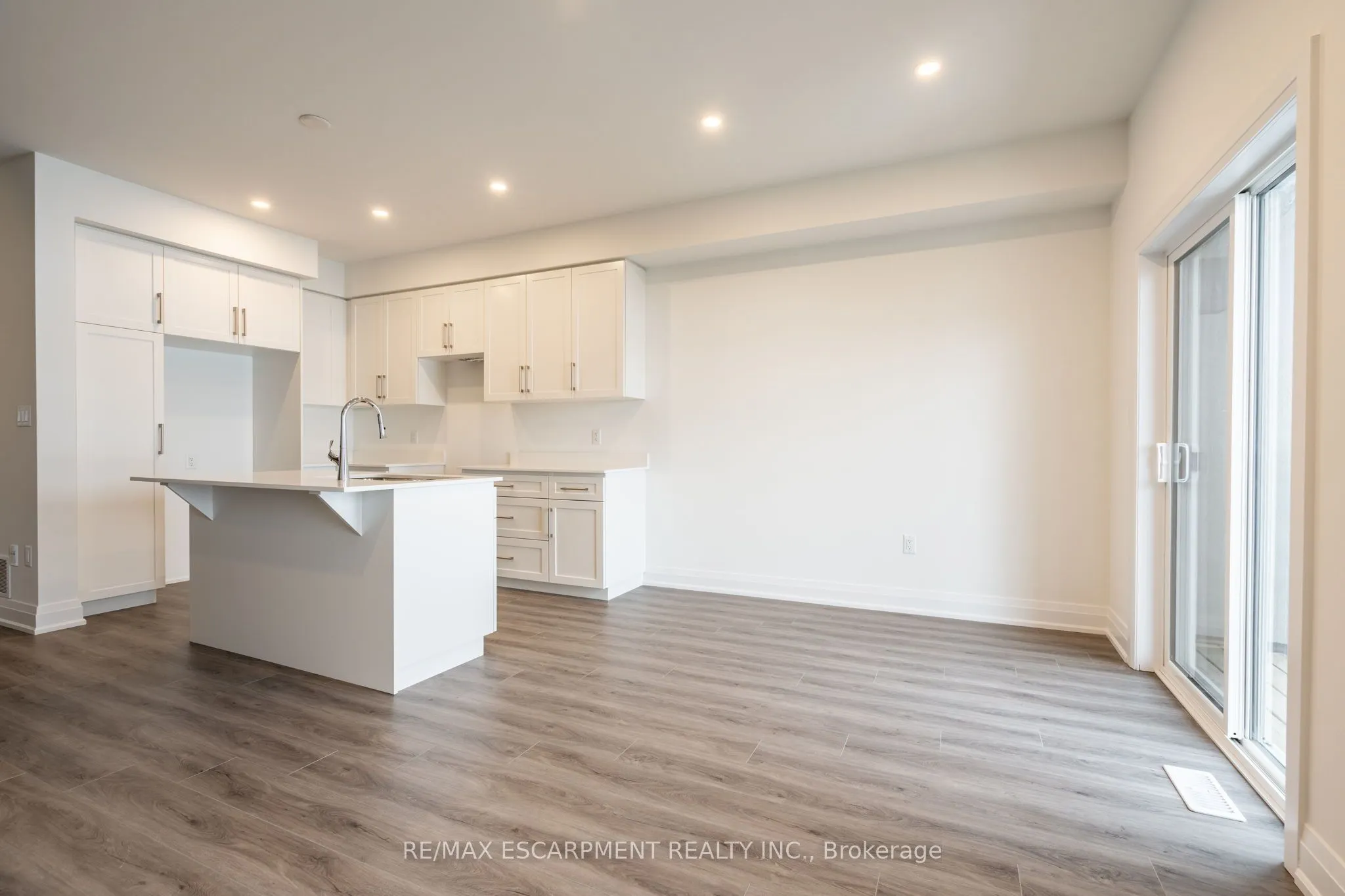 16 CLEAR VALLEY Lane