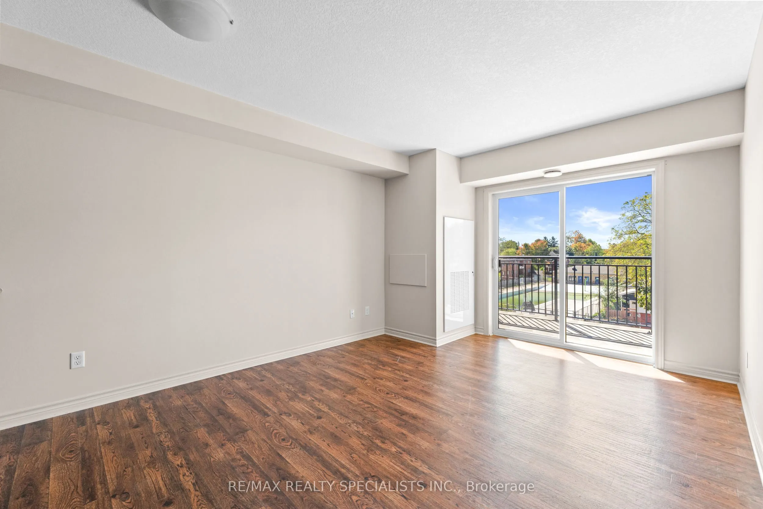 505 Margaret Street, #412