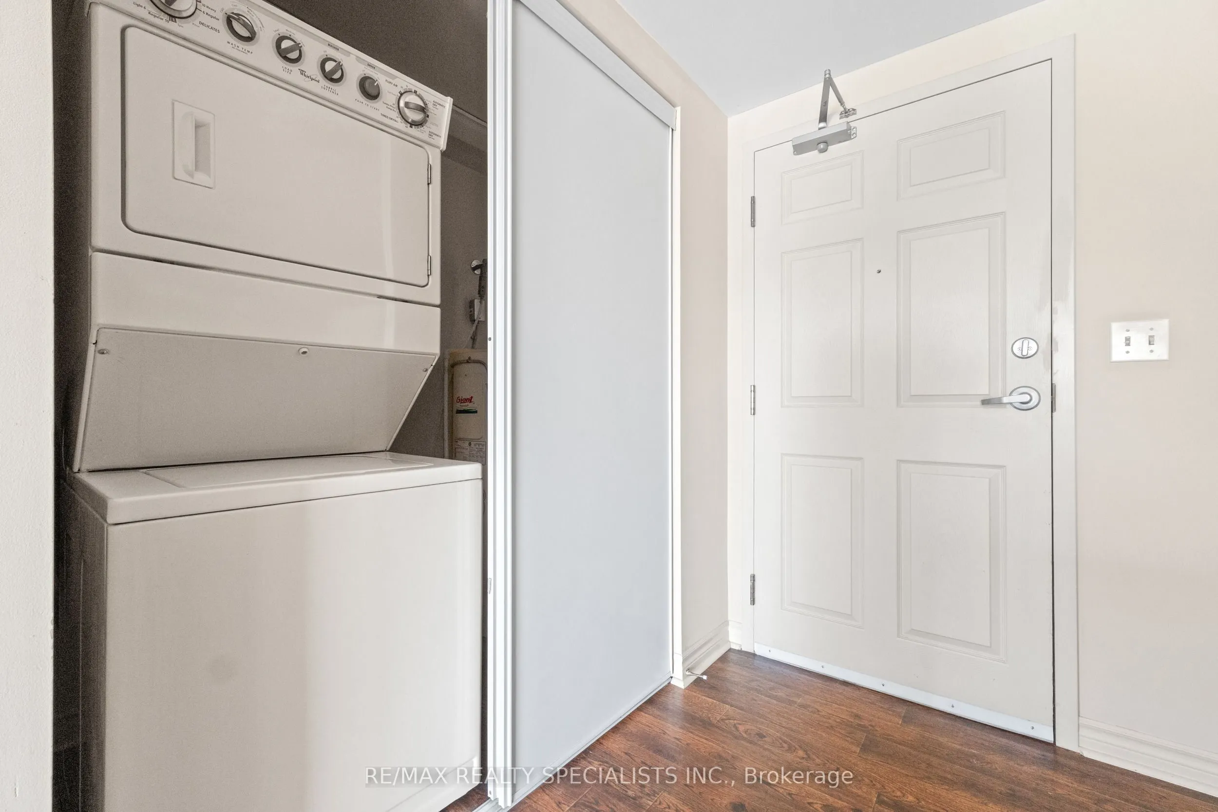 505 Margaret Street, #412