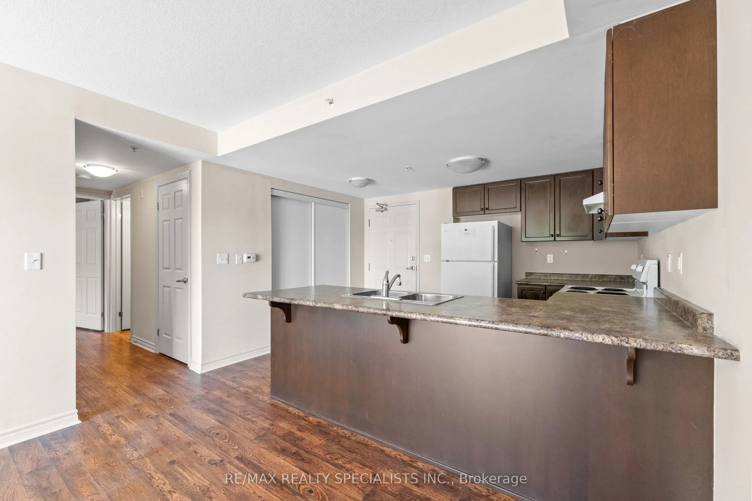 505 Margaret Street, #412