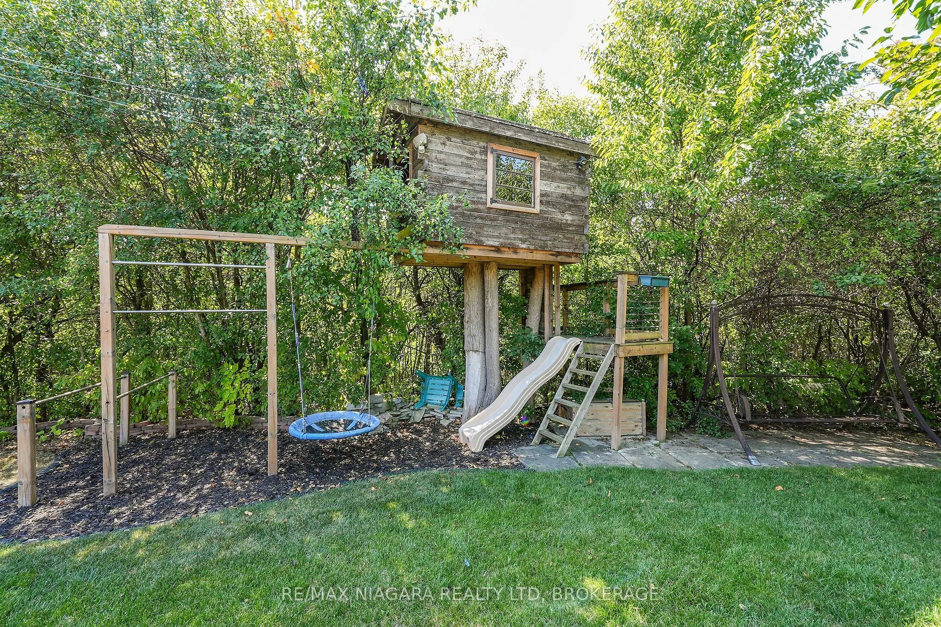 5 Lucerne Place