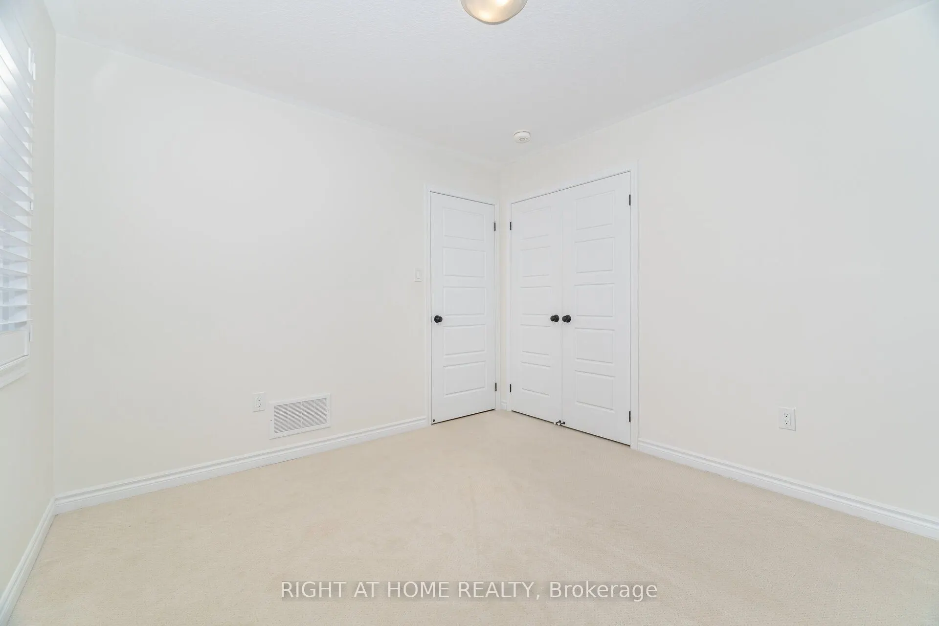 28 Pickett Place
