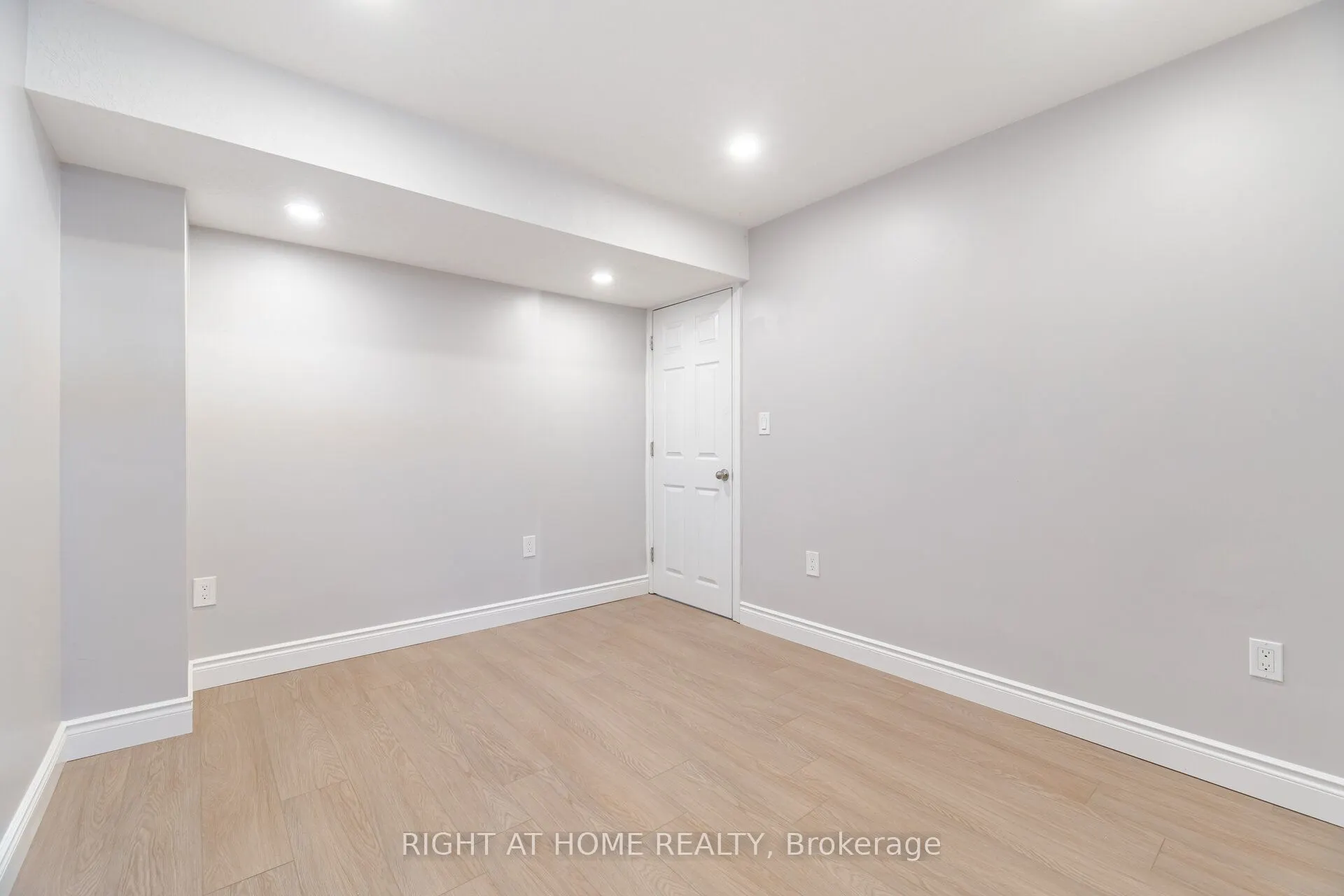 28 Pickett Place