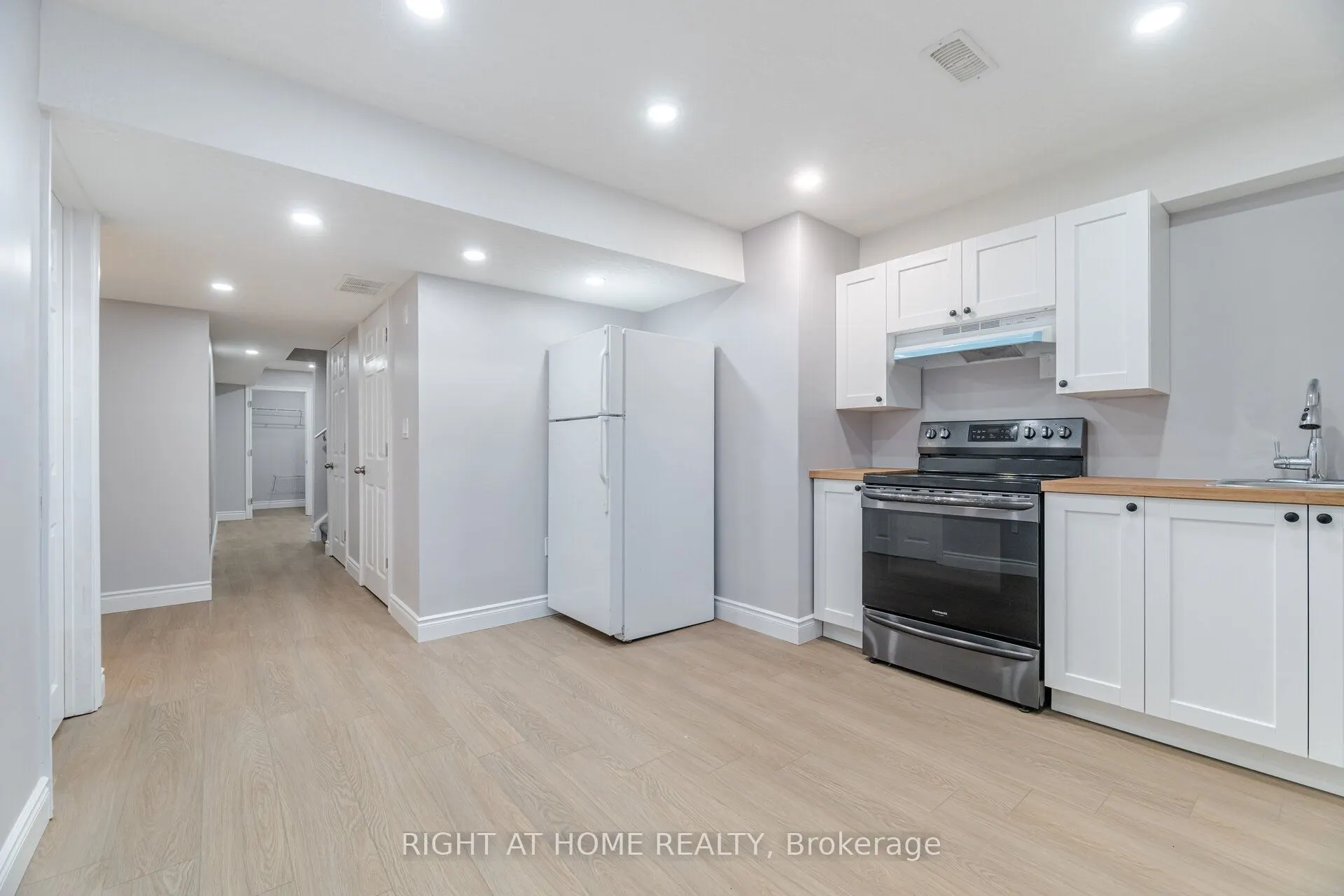 28 Pickett Place
