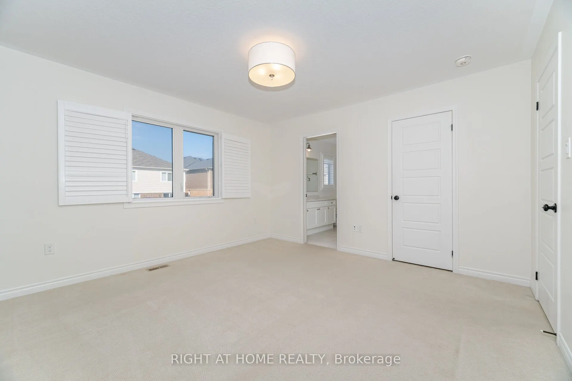 28 Pickett Place